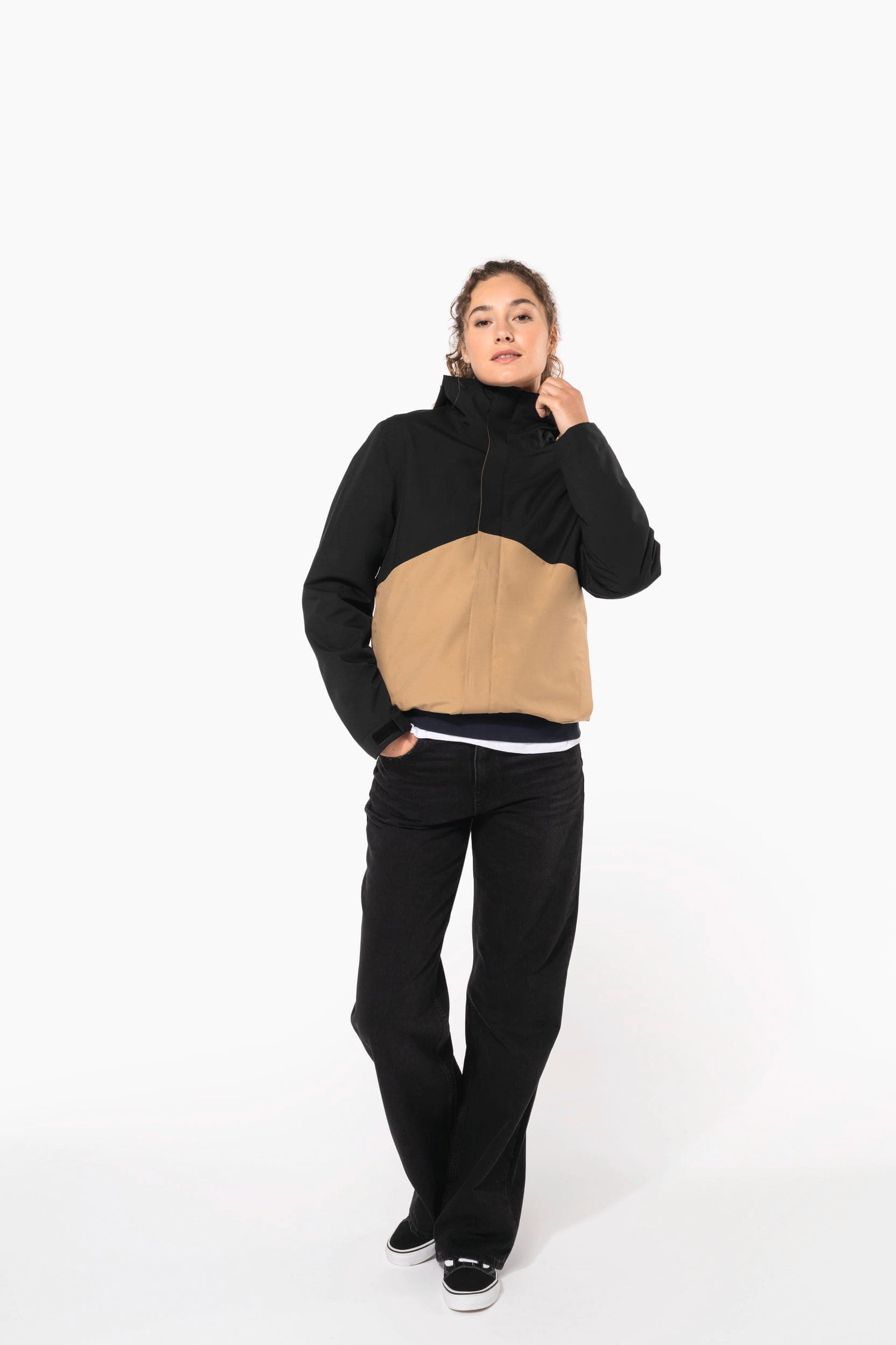 Parka 3-en-1 imperméable à capuche bicolore unisexe en situation