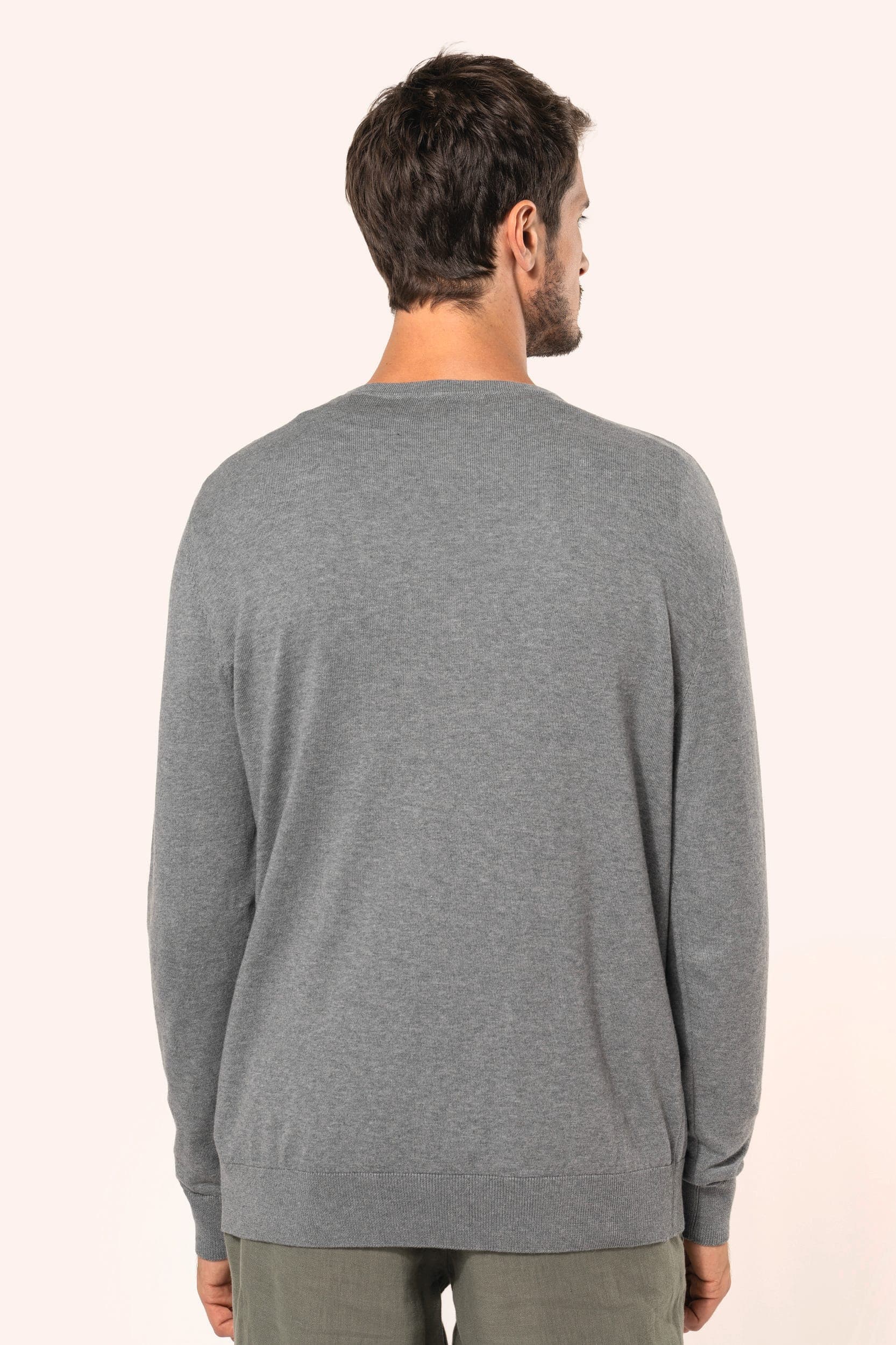 Pull Supima® col rond homme en situation
