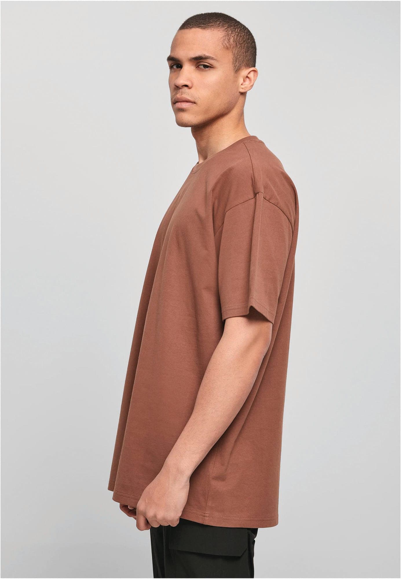 T-shirt oversize lourd en situation