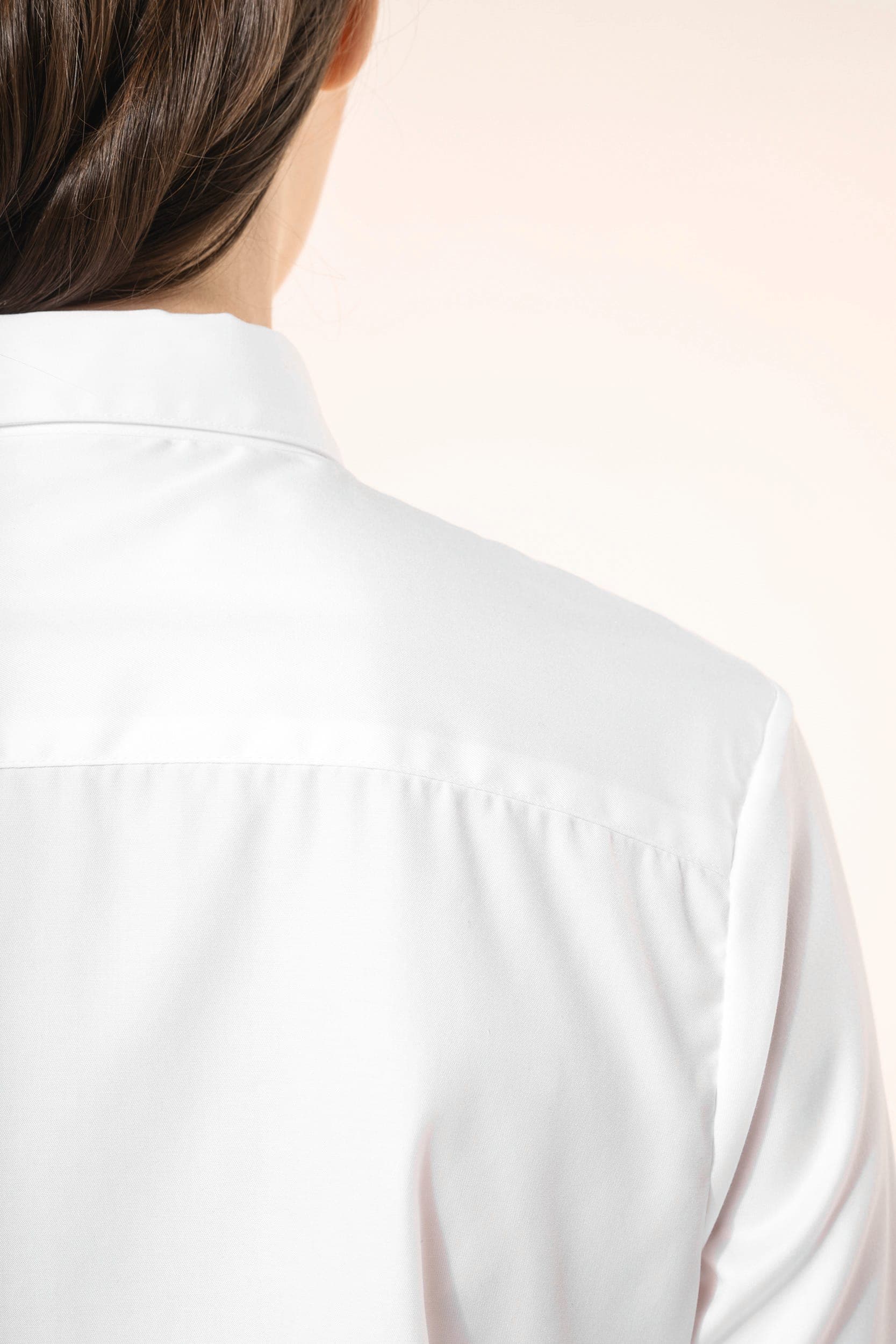 Chemise twill manches longues femme en situation