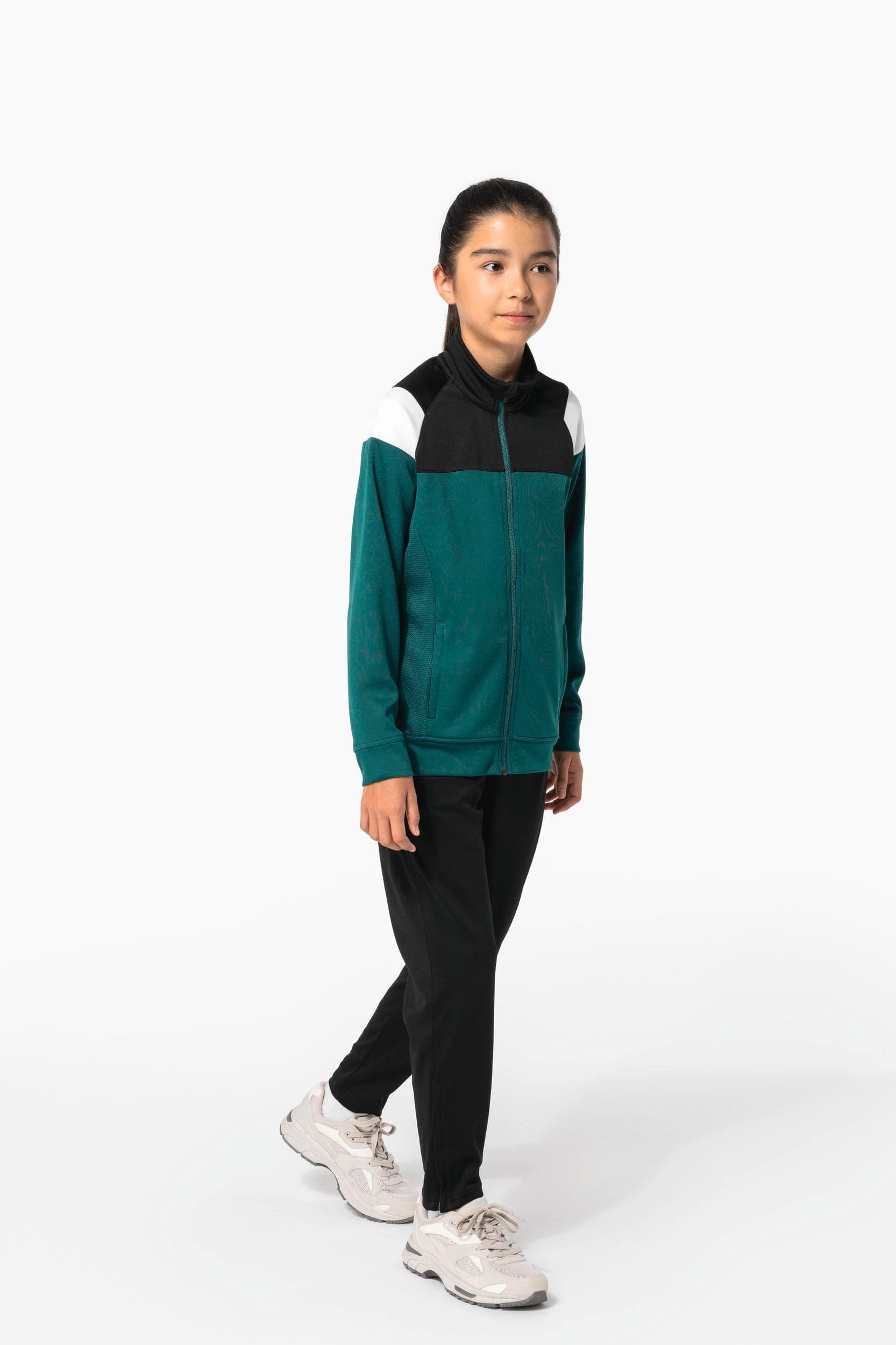 Veste de survêtement zippée enfant en situation