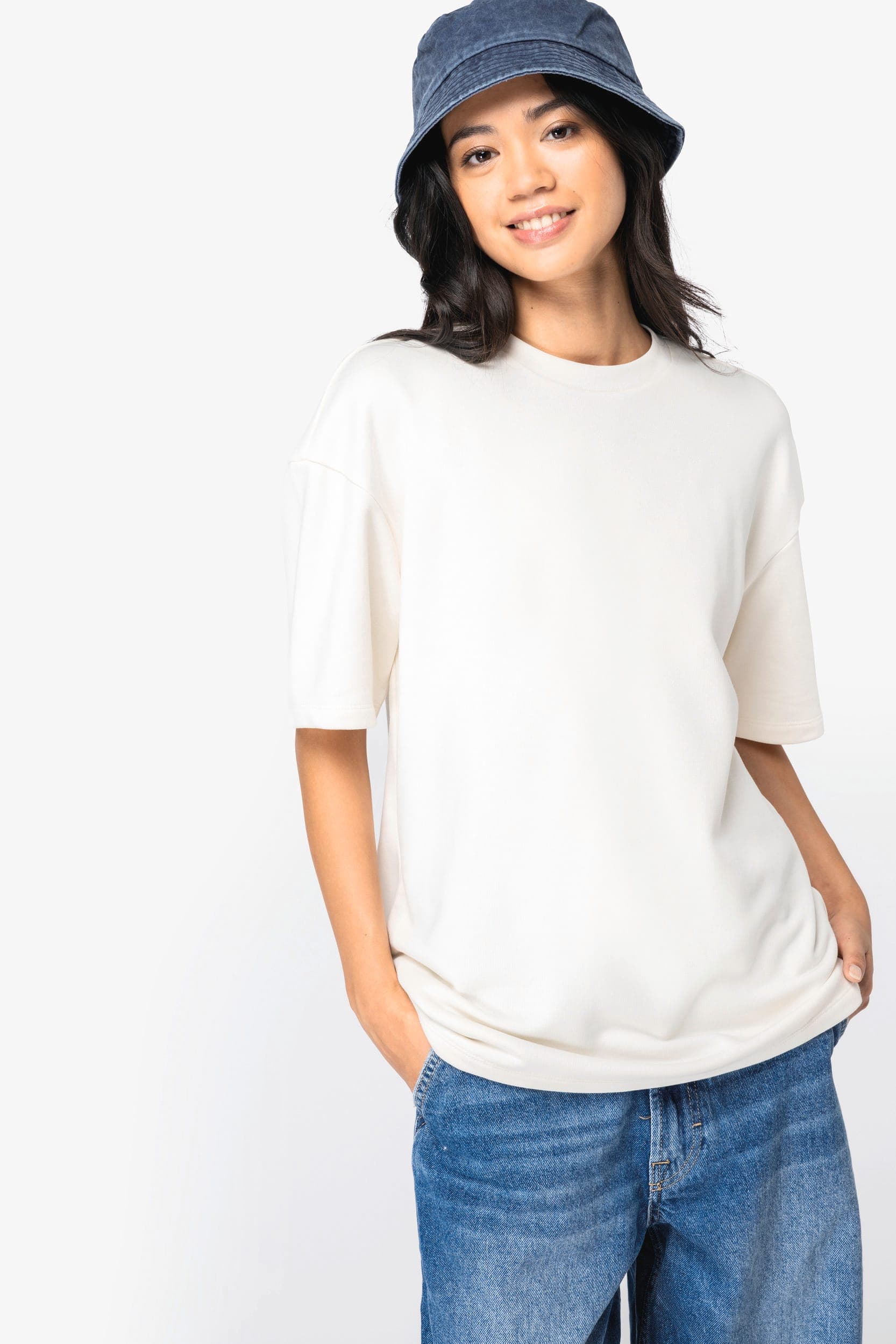 T-shirt écoresponsable oversize French Terry unisexe en situation
