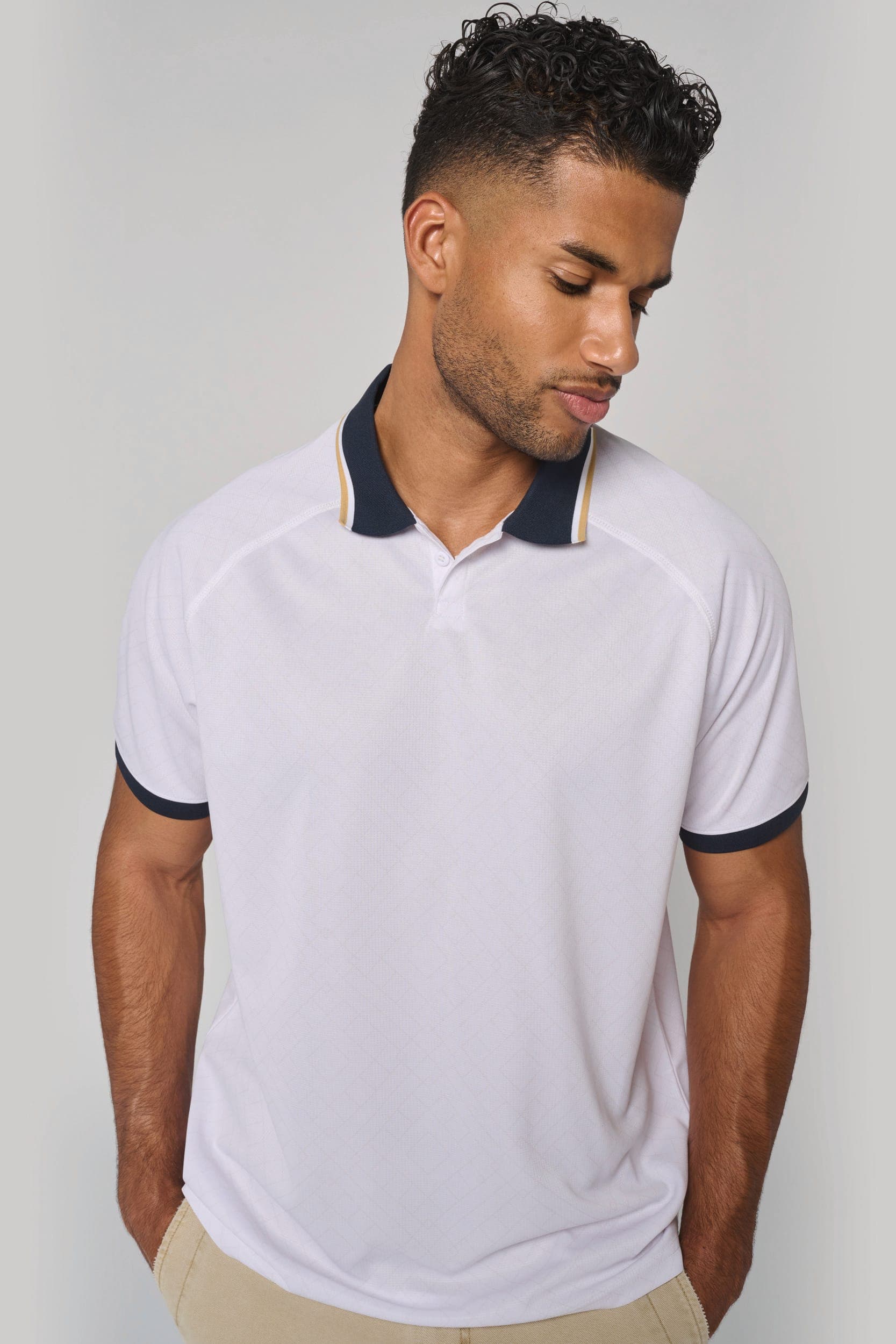 Maillot lifestyle à col polo unisexe en situation