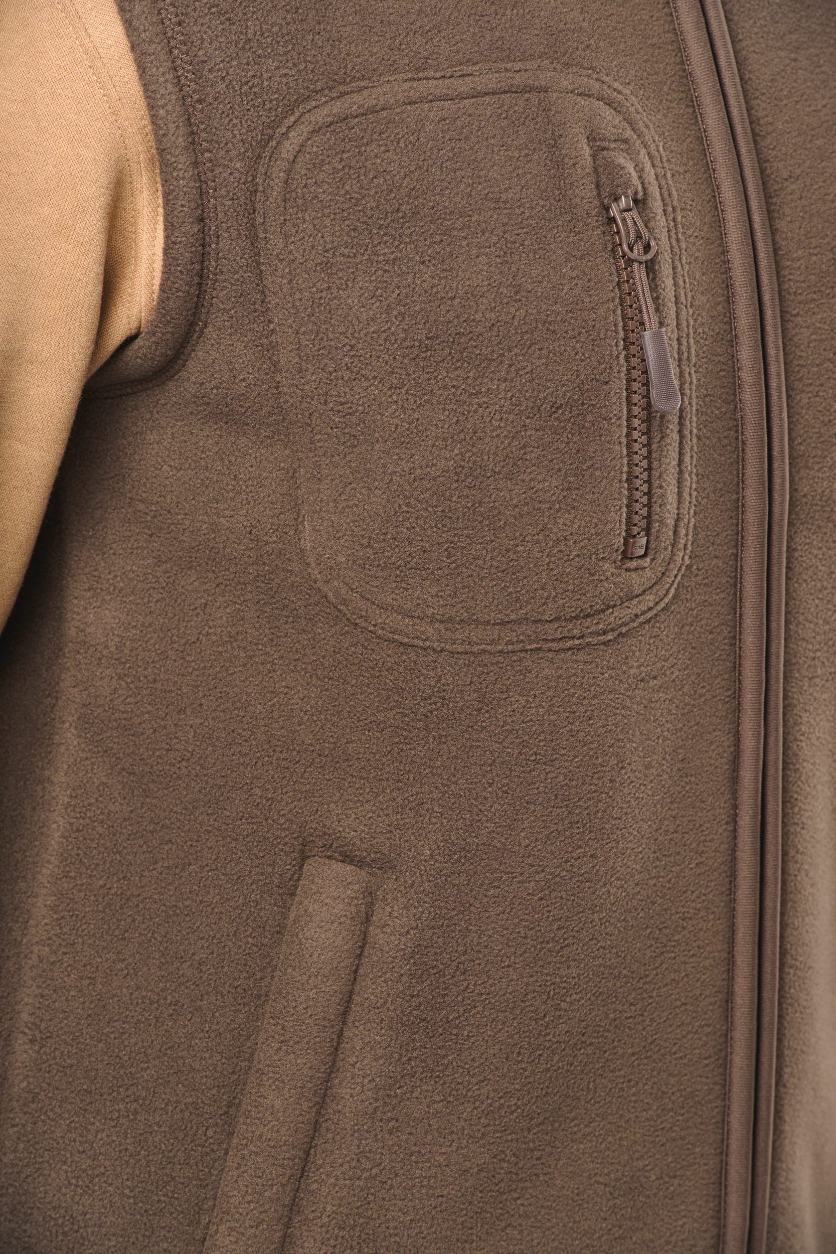 Bodywarmer polaire avec intérieur sherpa unisexe en situation