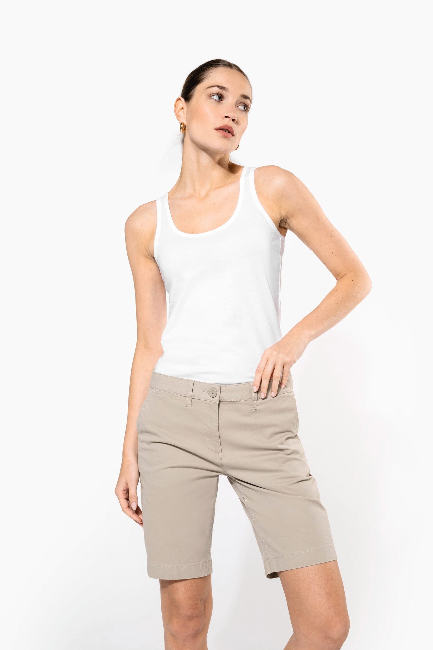Bermuda chino femme en situation