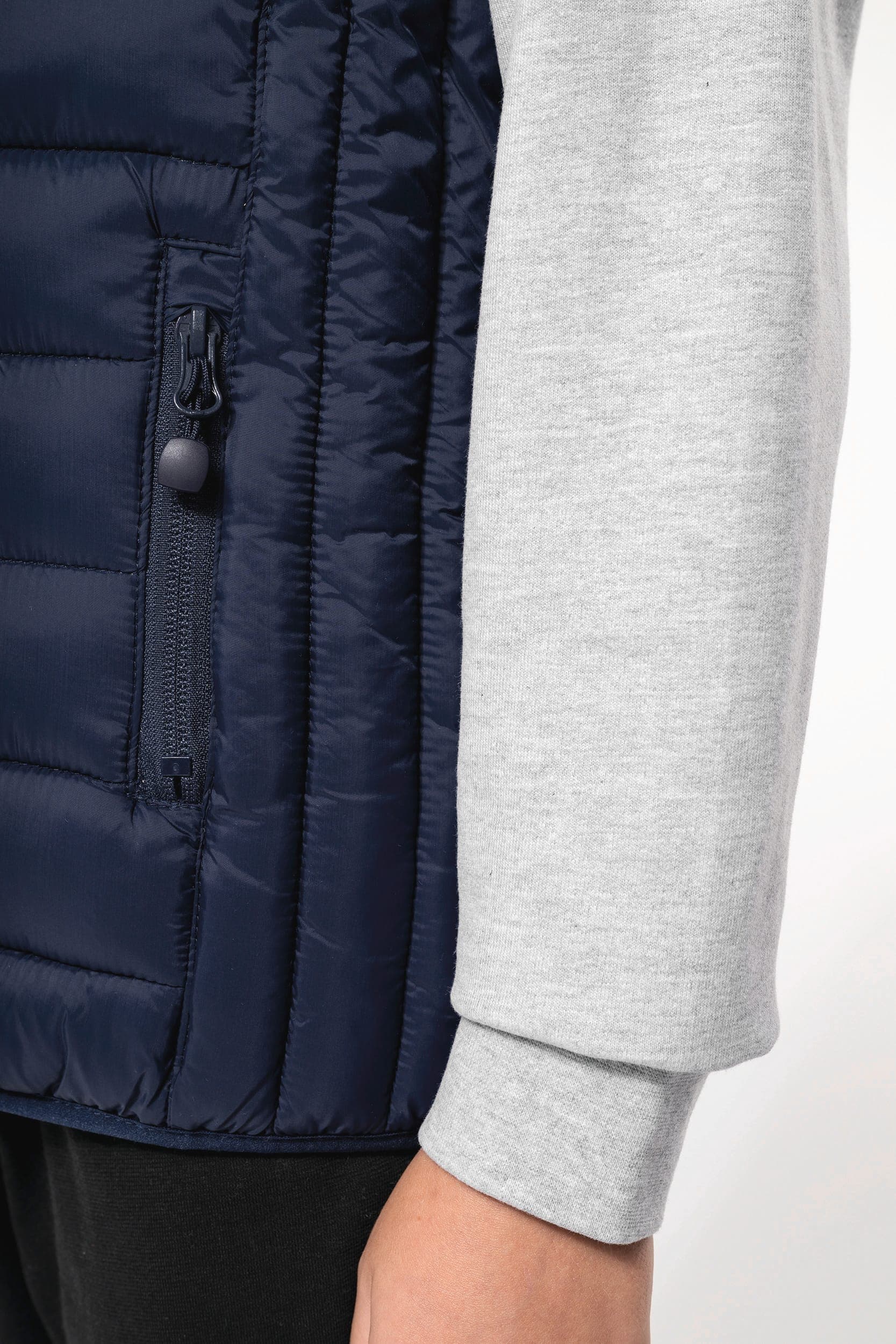 Bodywarmer à capuche enfant en situation