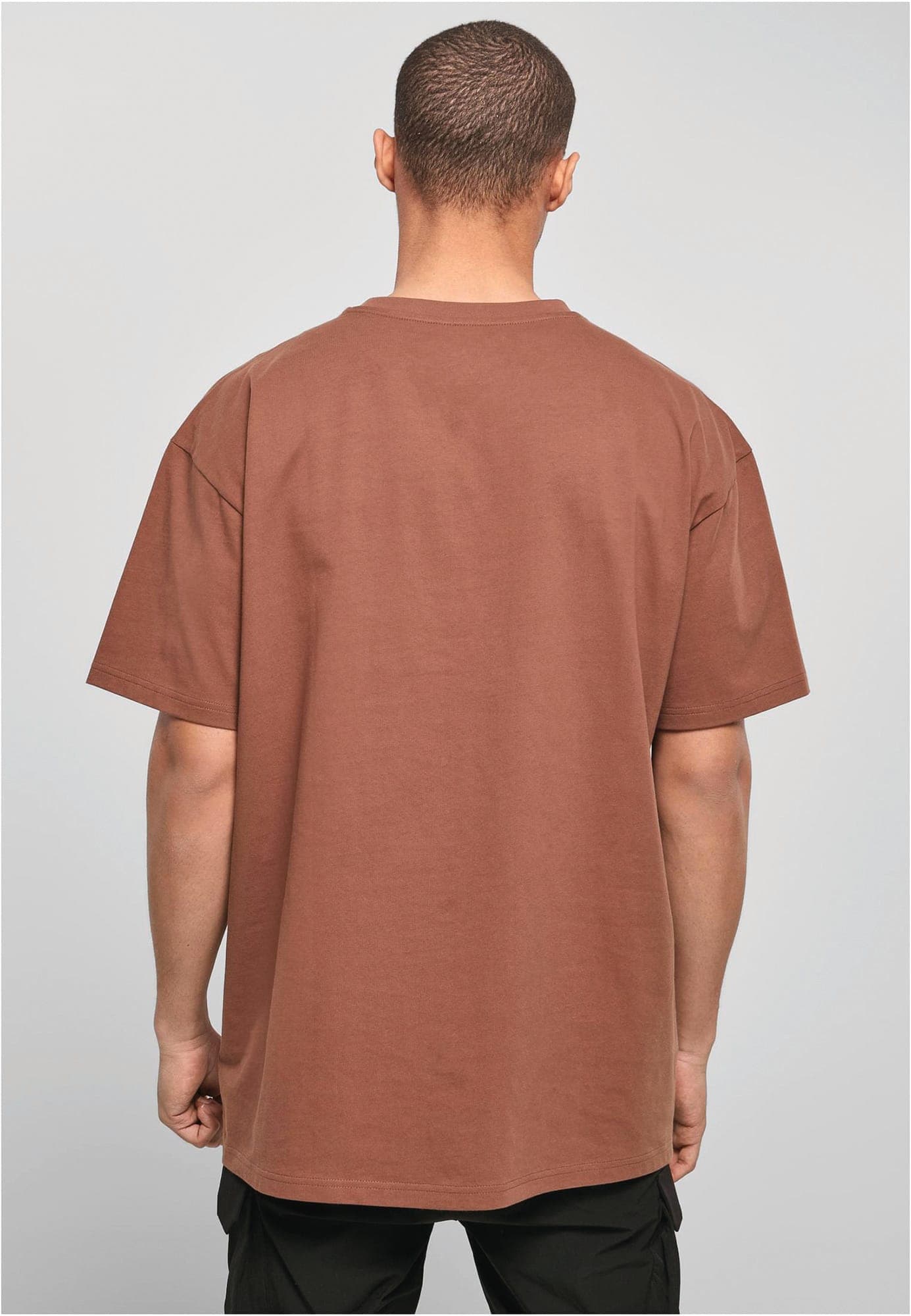 T-shirt oversize lourd en situation