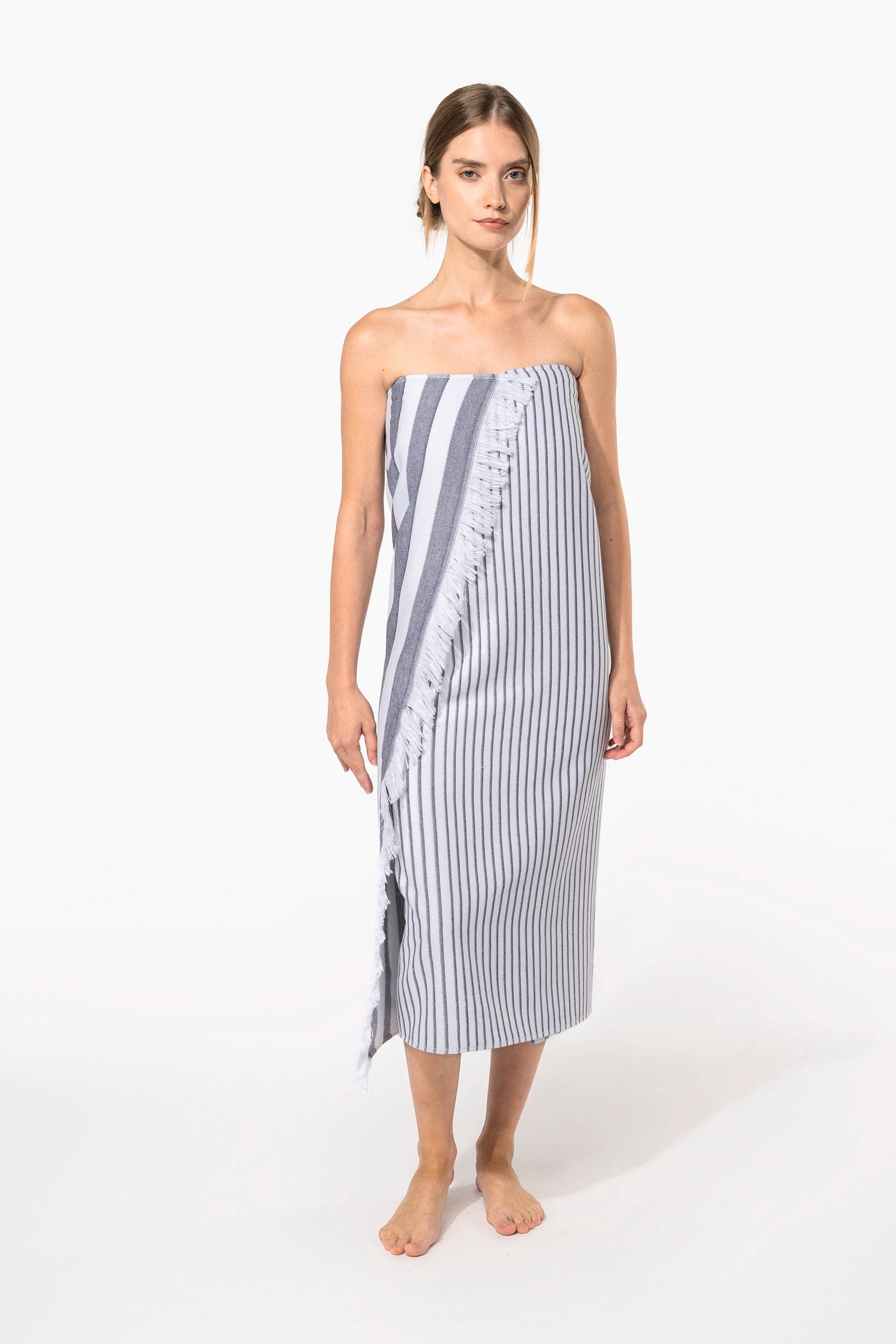 Fouta rayée avec franges en situation