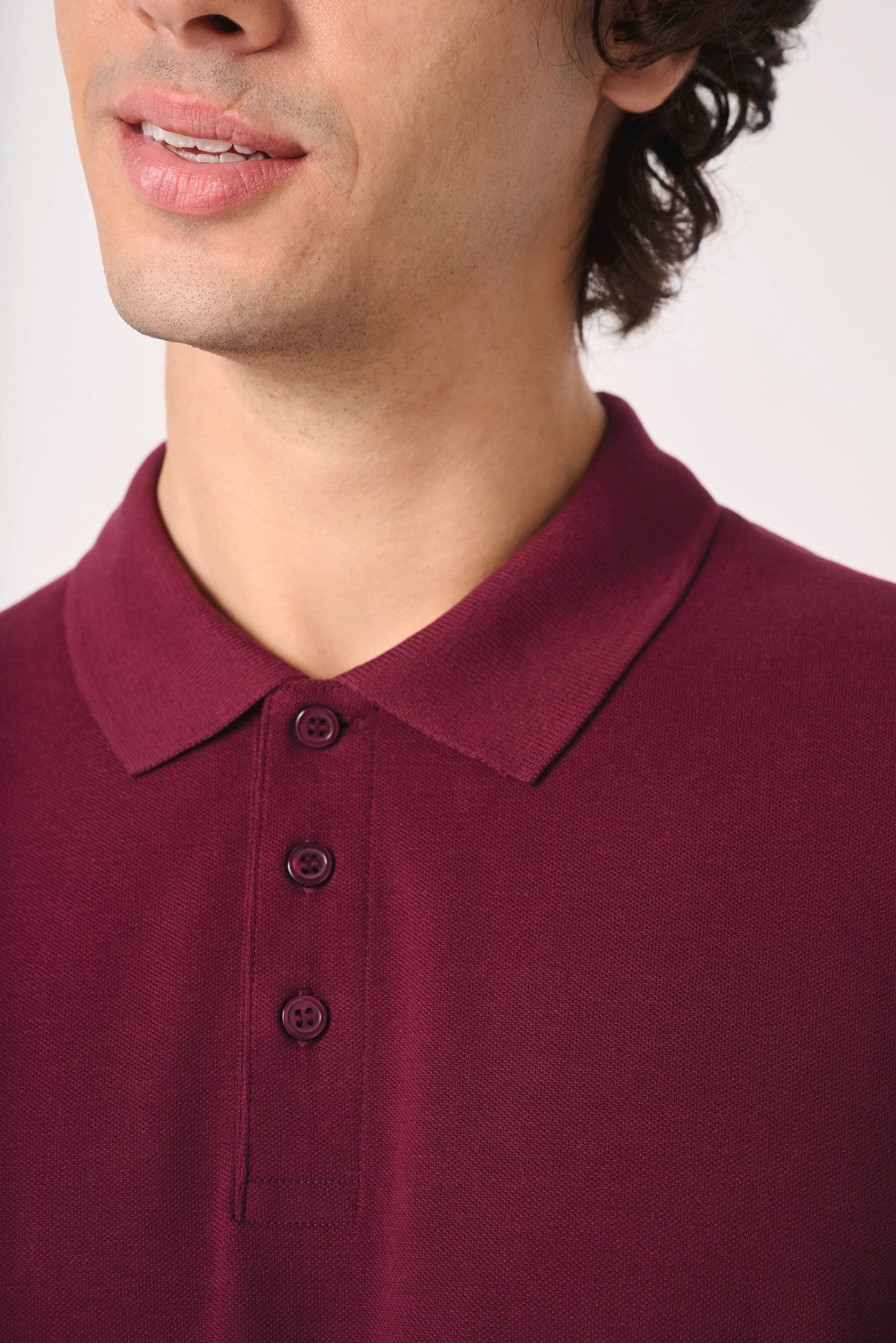 Polo piqué homme en situation