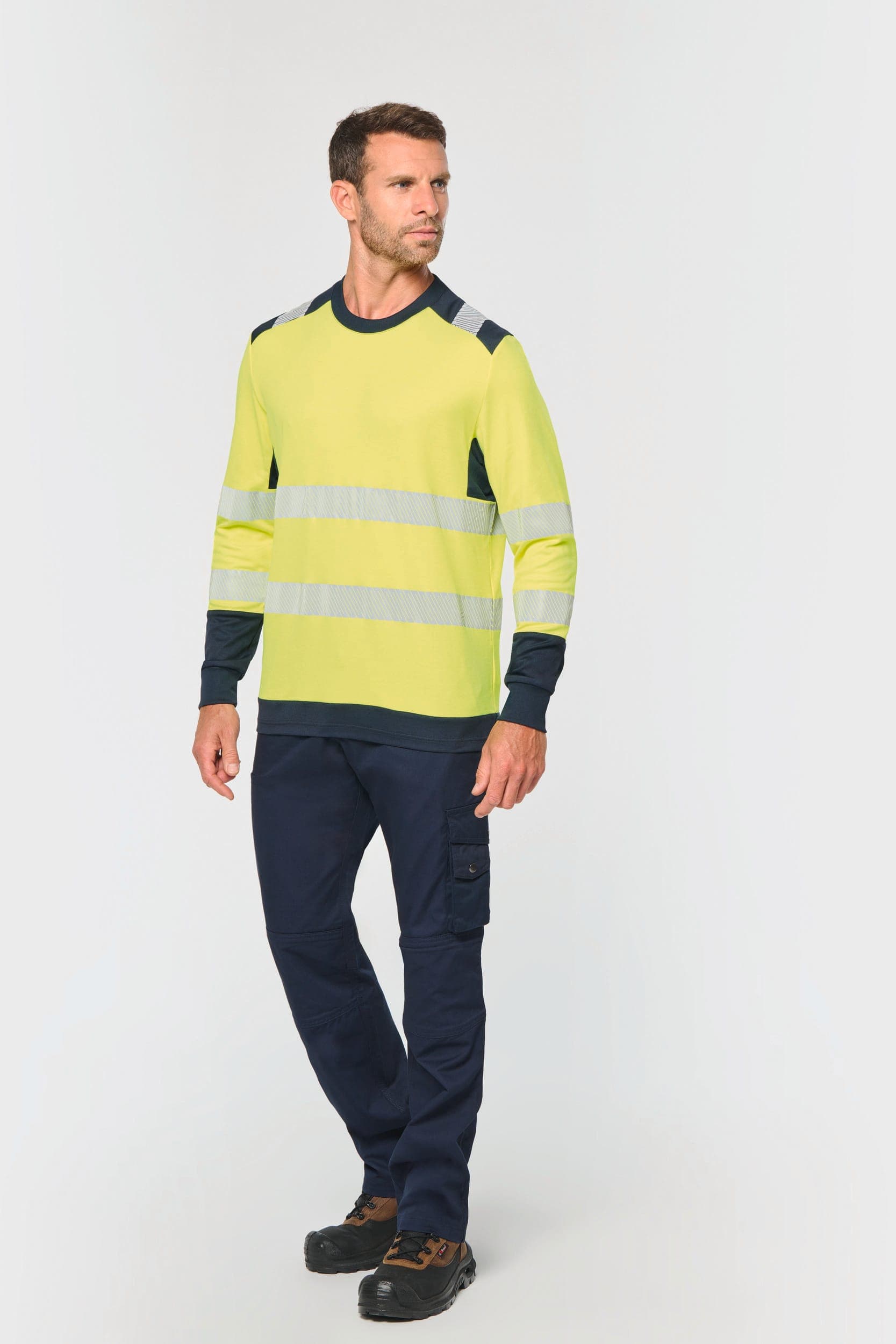 T-shirt de sécurité recyclé col rond manches longues unisexe en situation