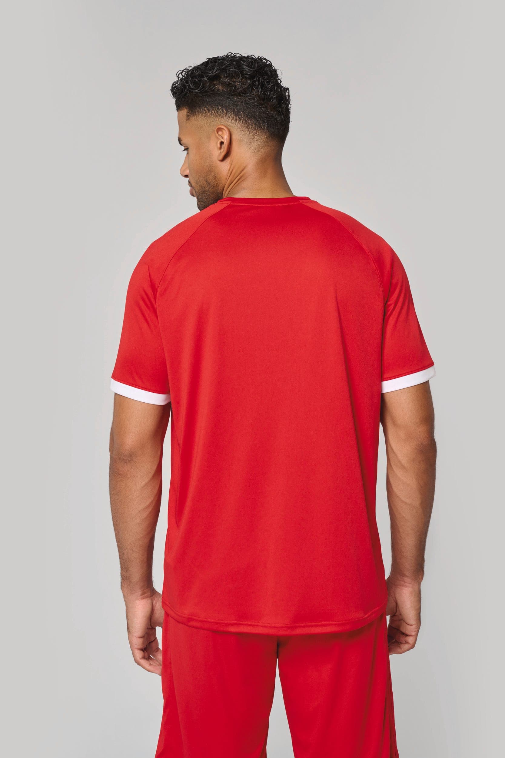 Maillot multisport en polyester unisexe en situation