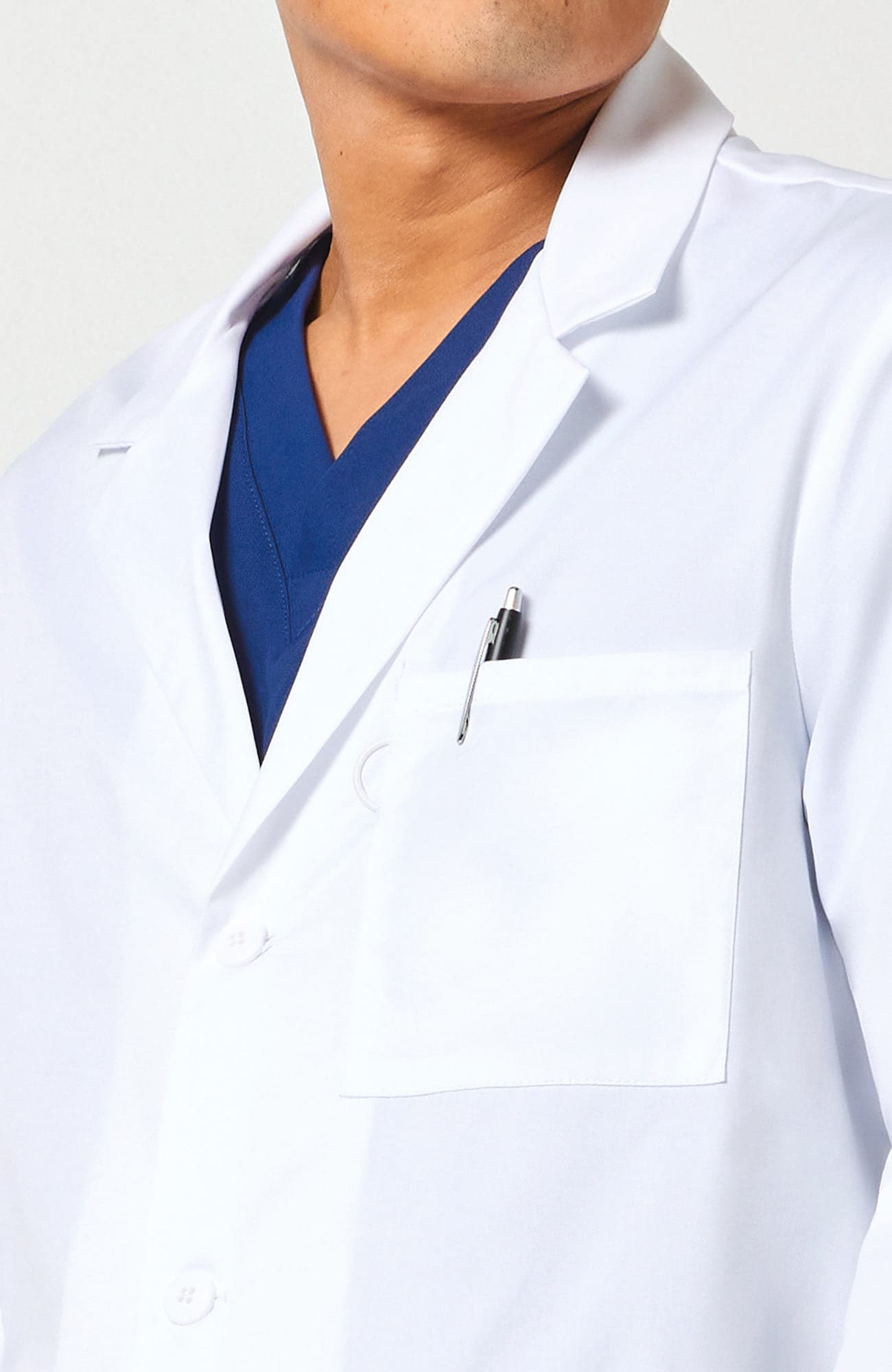 Blouse de laboratoire 96.5cm unisexe en situation