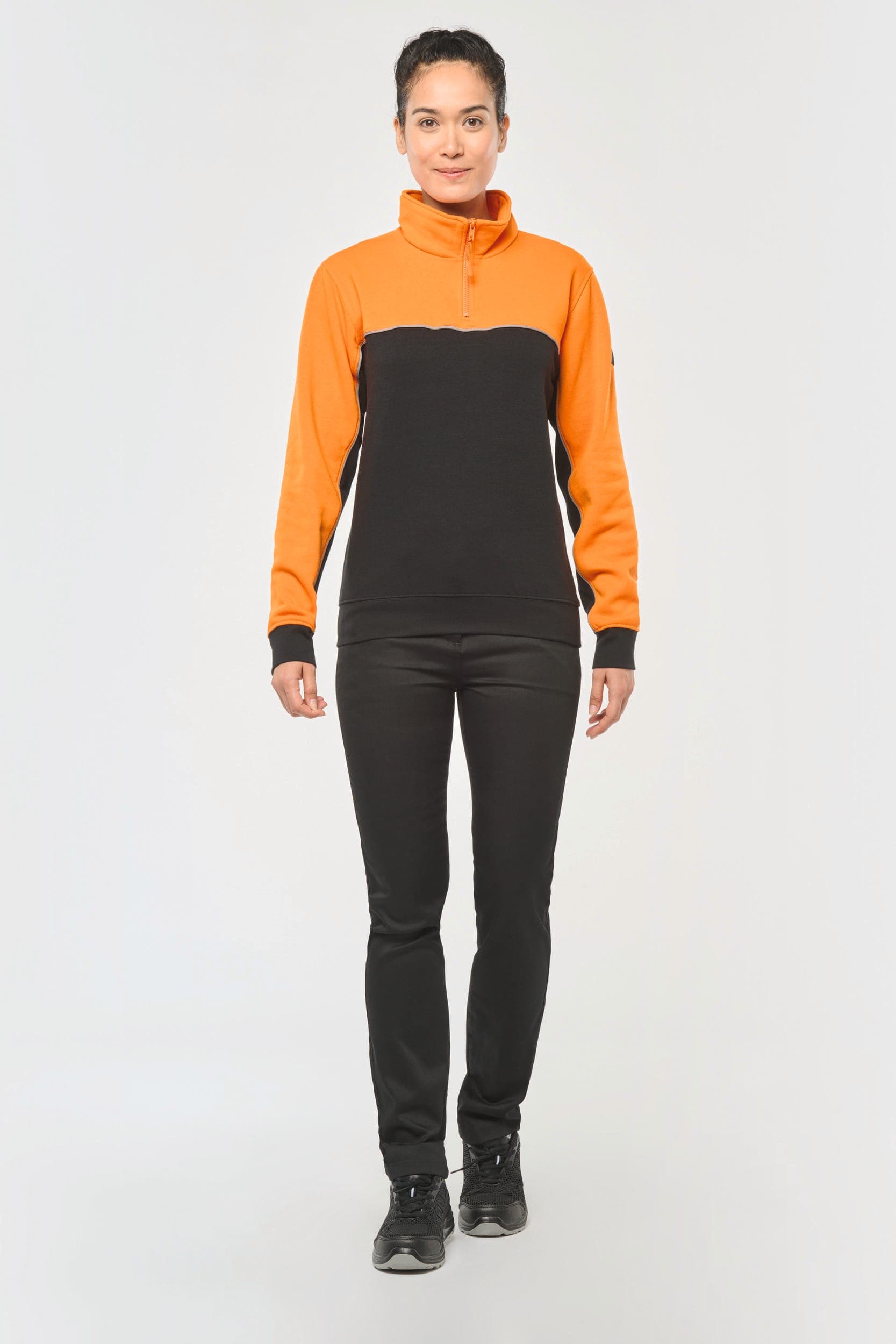 Sweat-shirt écoresponsable col zippé unisexe en situation