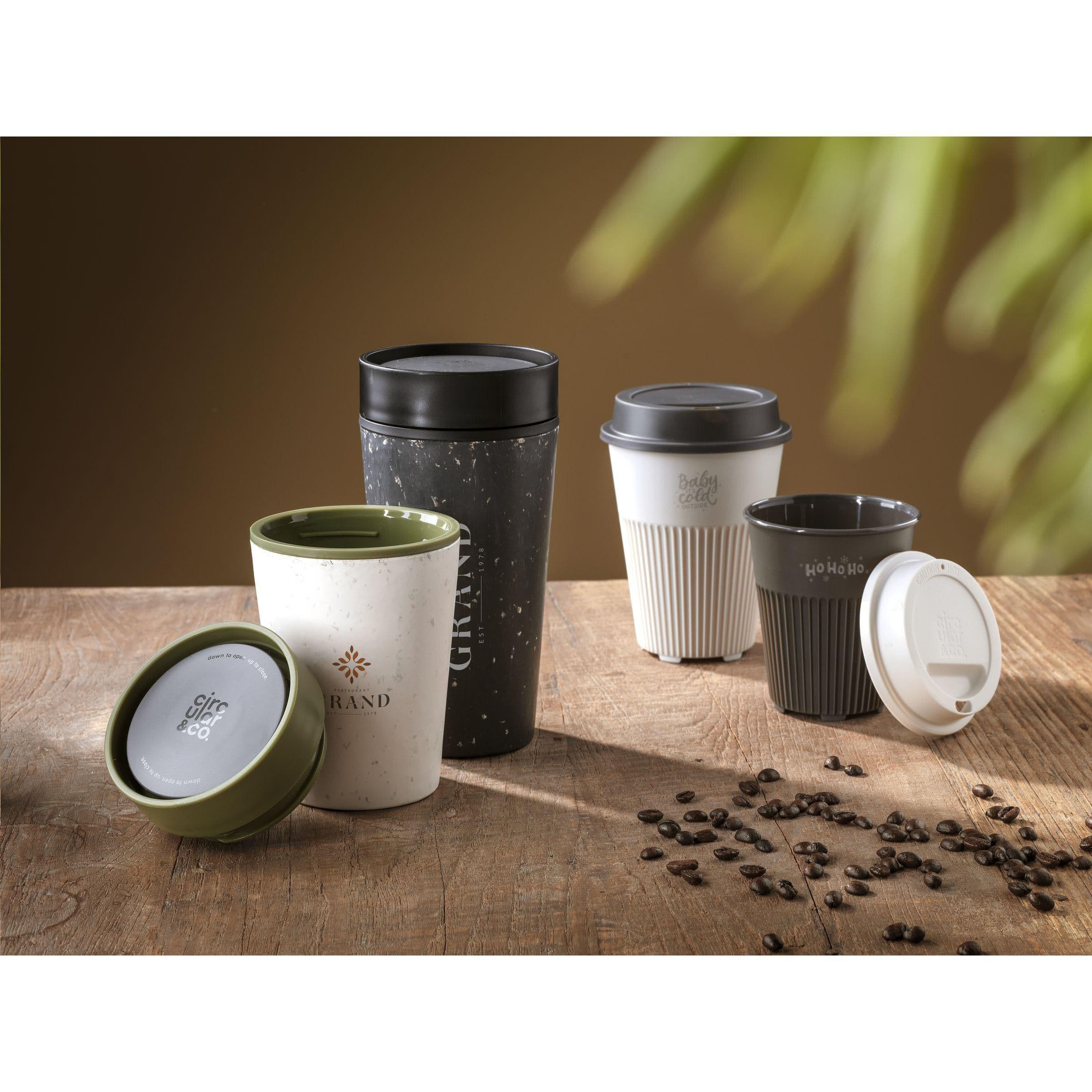 Mug Circular&Co réutilisable couvercle 227 ml en situation