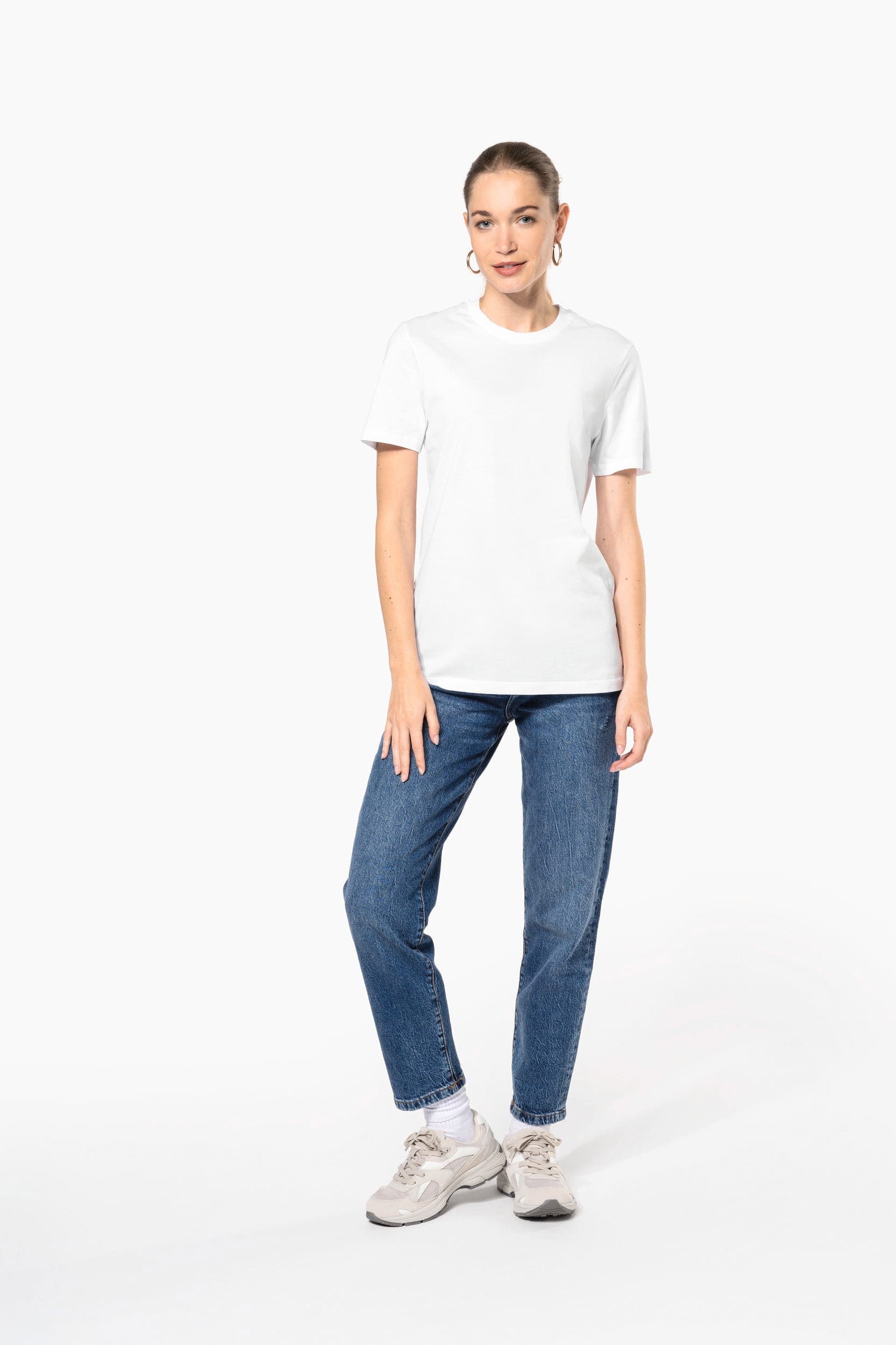T-shirt col rond manches courtes unisexe en situation