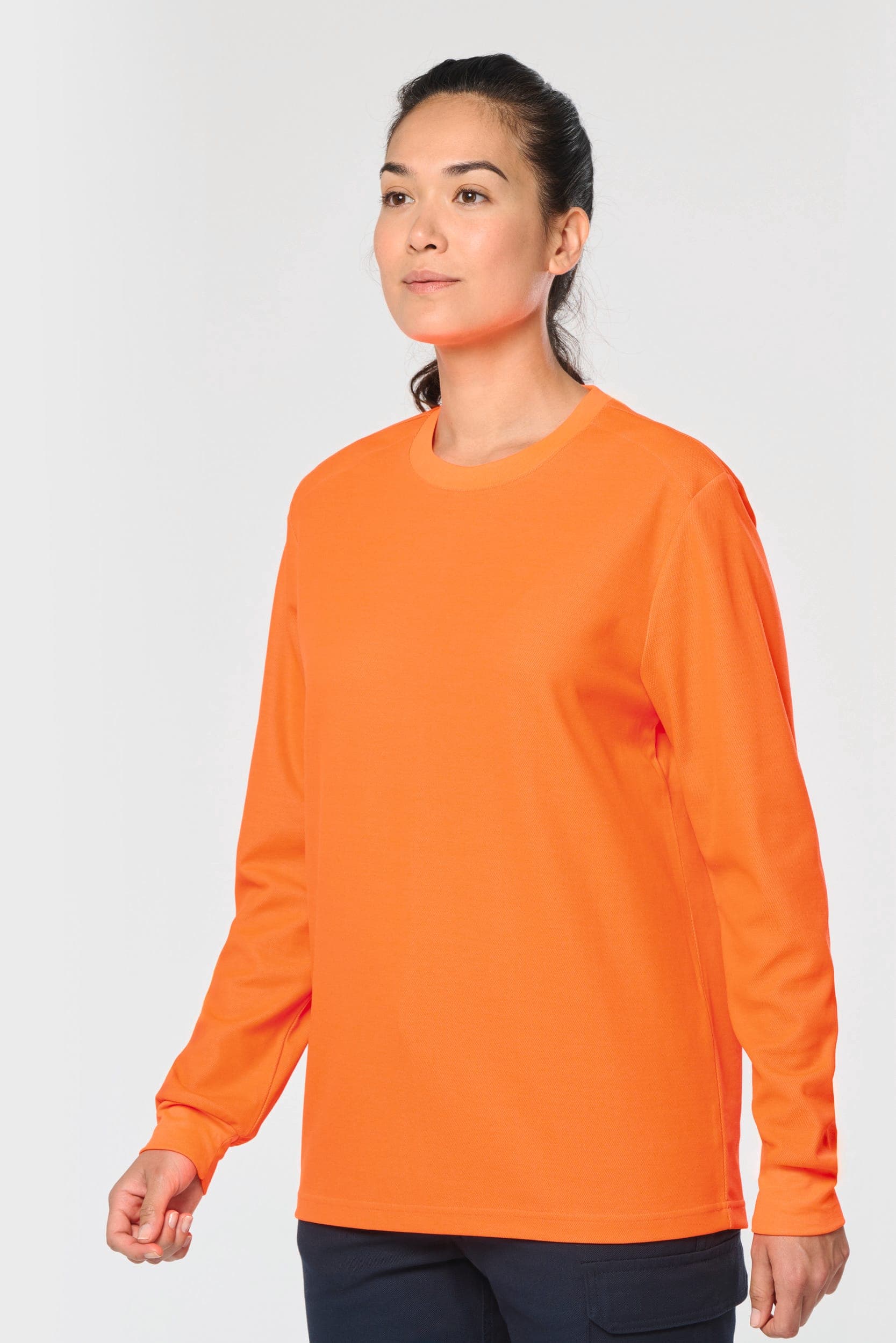 T-shirt unisexe écoresponsable manches longues coton/polyester en situation