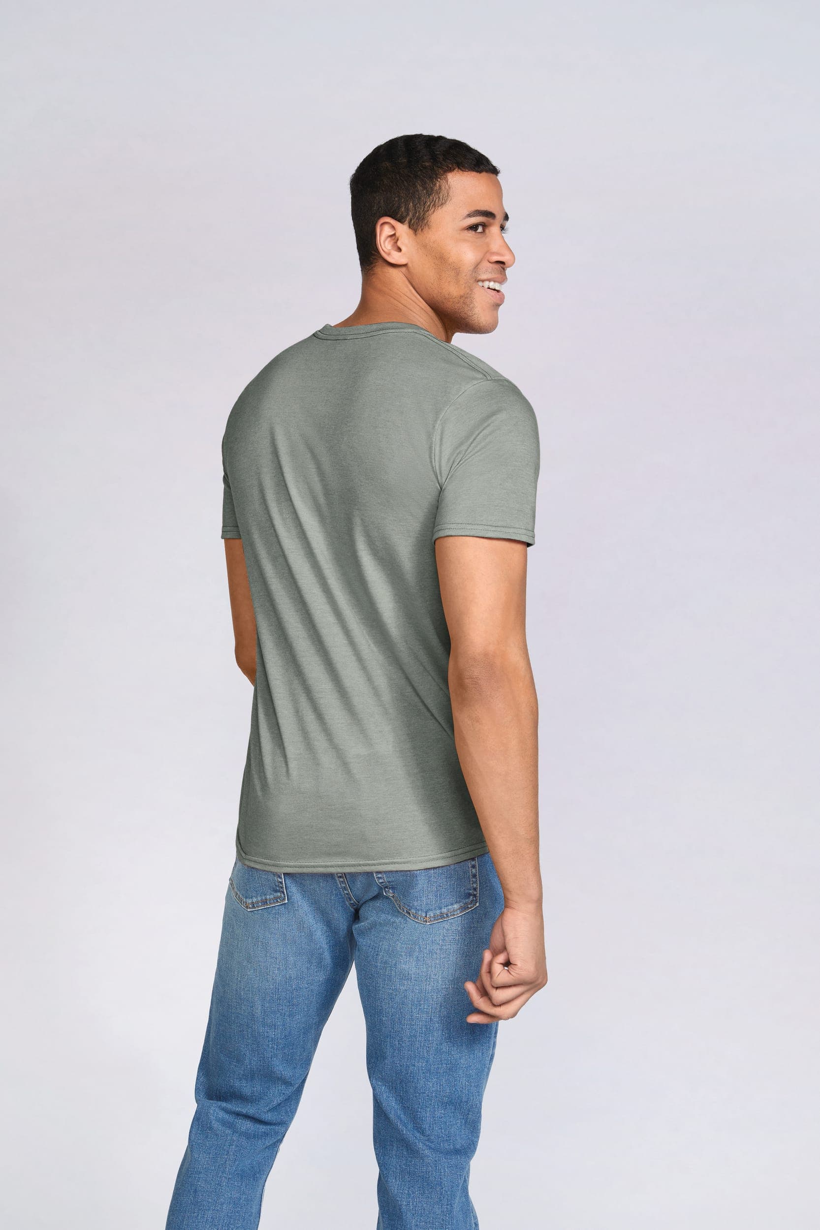 T-shirt homme col rond Softstyle en situation