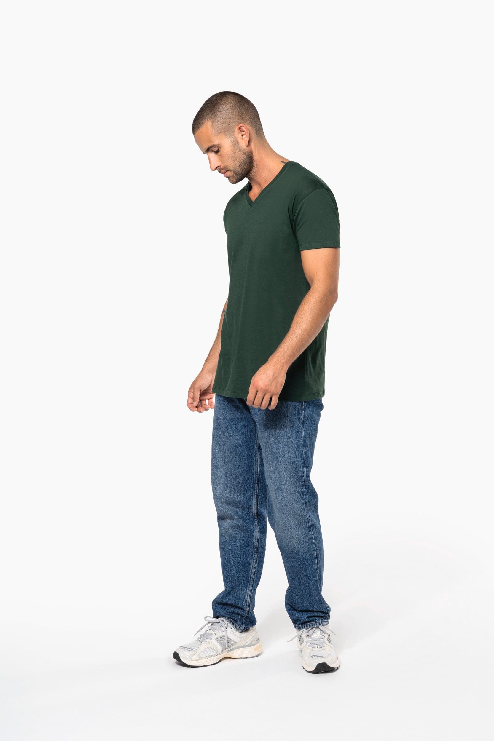 T-shirt Bio150 col V homme en situation