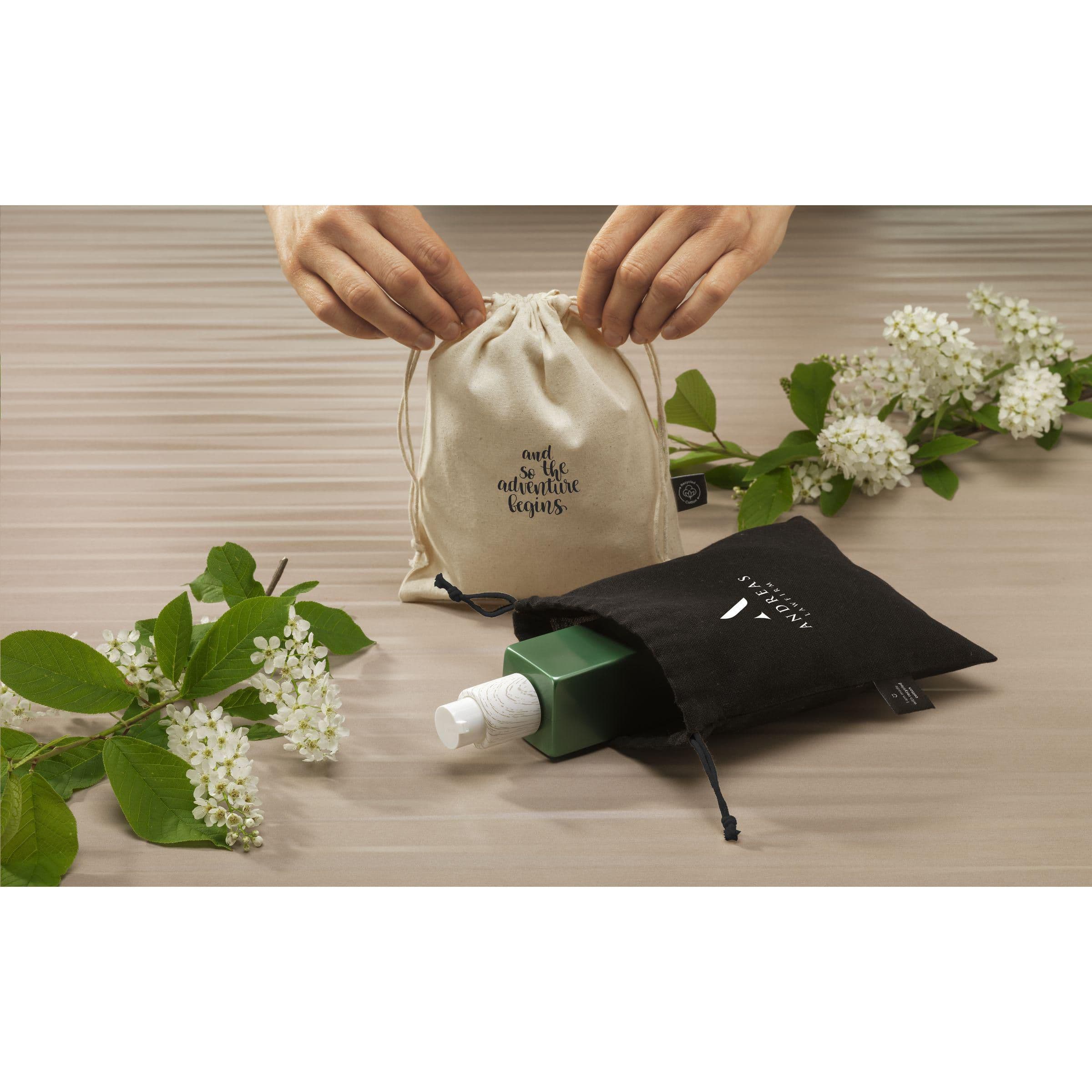 Pochette cadeau coton GRS recyclé (150 g/m²) S en situation