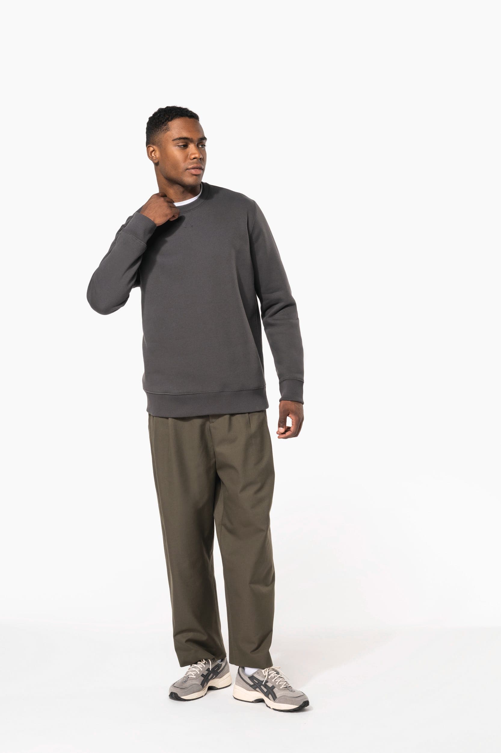 Sweat-shirt col rond unisexe en situation