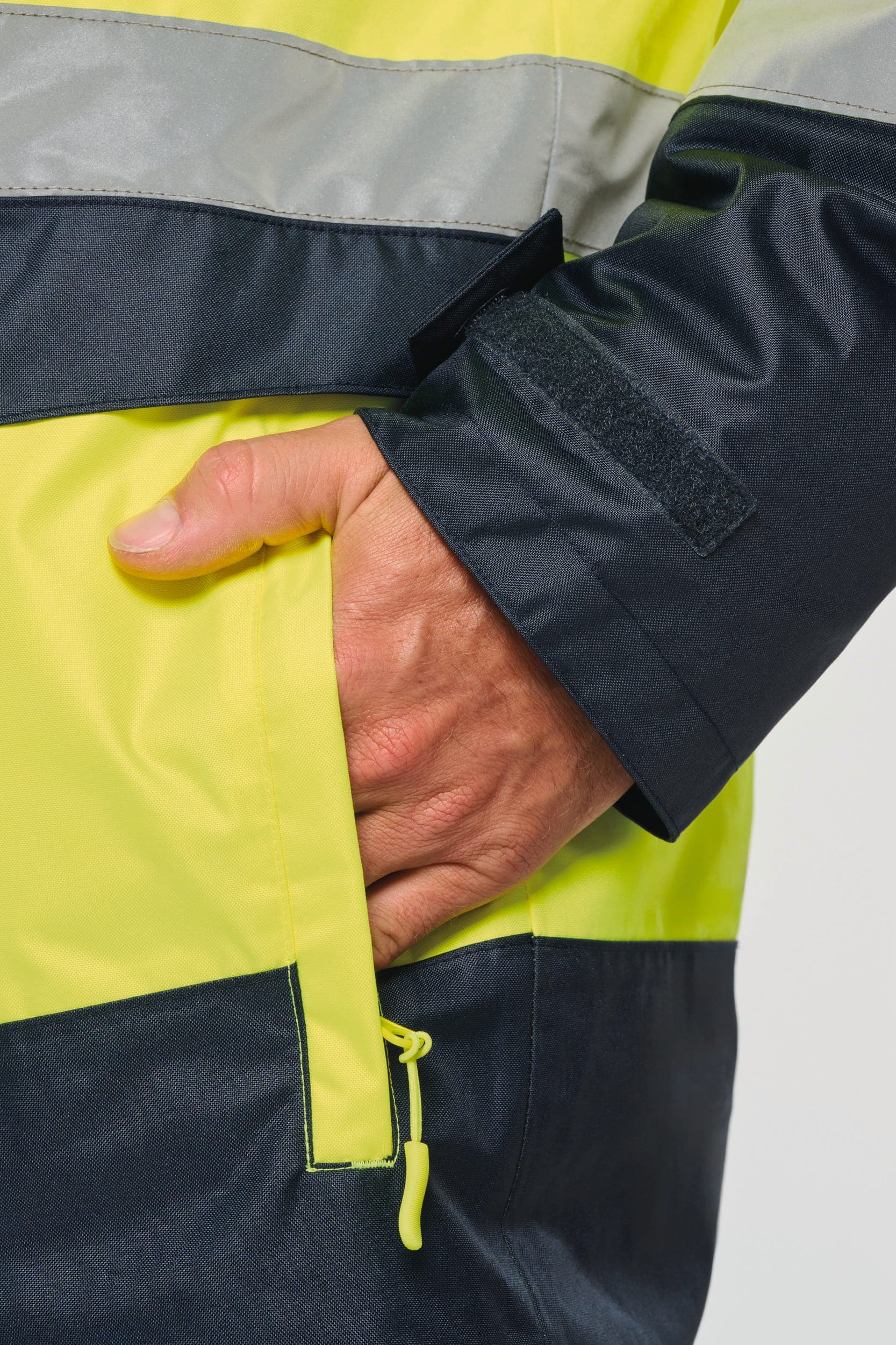 Parka de sécurité recyclée 4 en 1 unisexe en situation