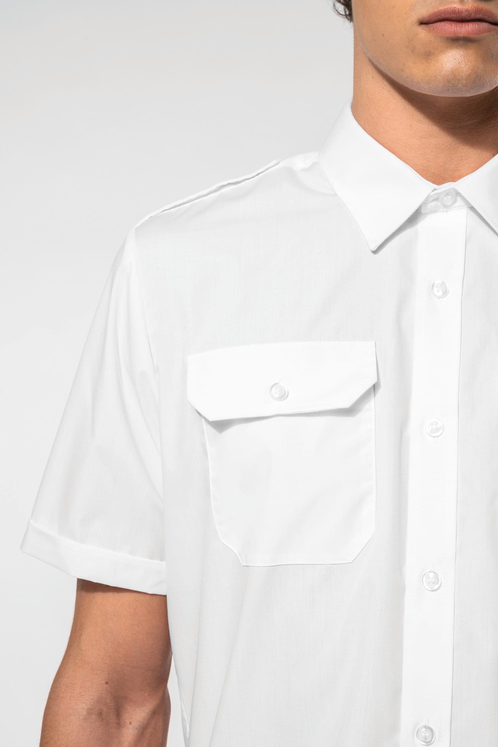 Chemise pilote manches courtes homme en situation