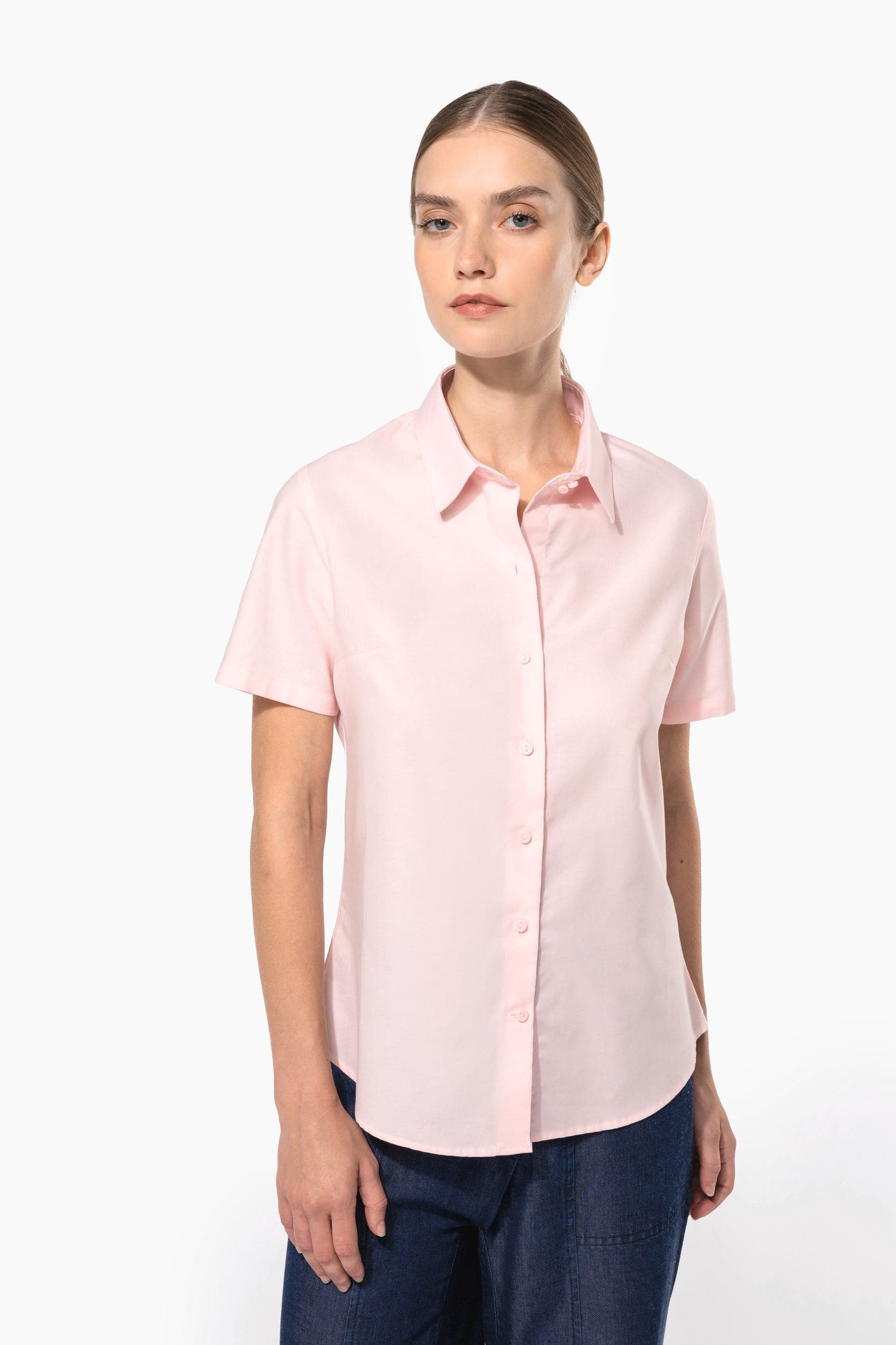 Chemise Oxford manches courtes femme en situation
