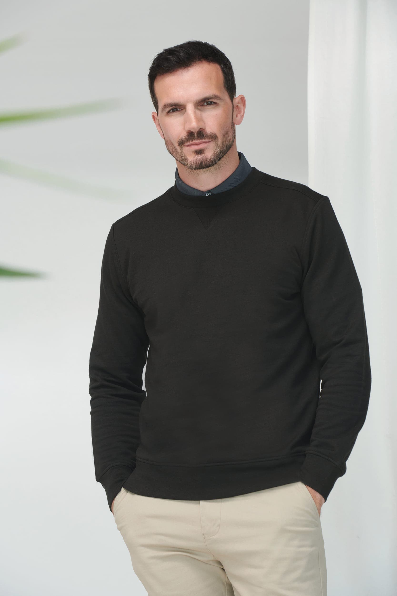 Sweat-shirt écoresponsable unisexe en situation
