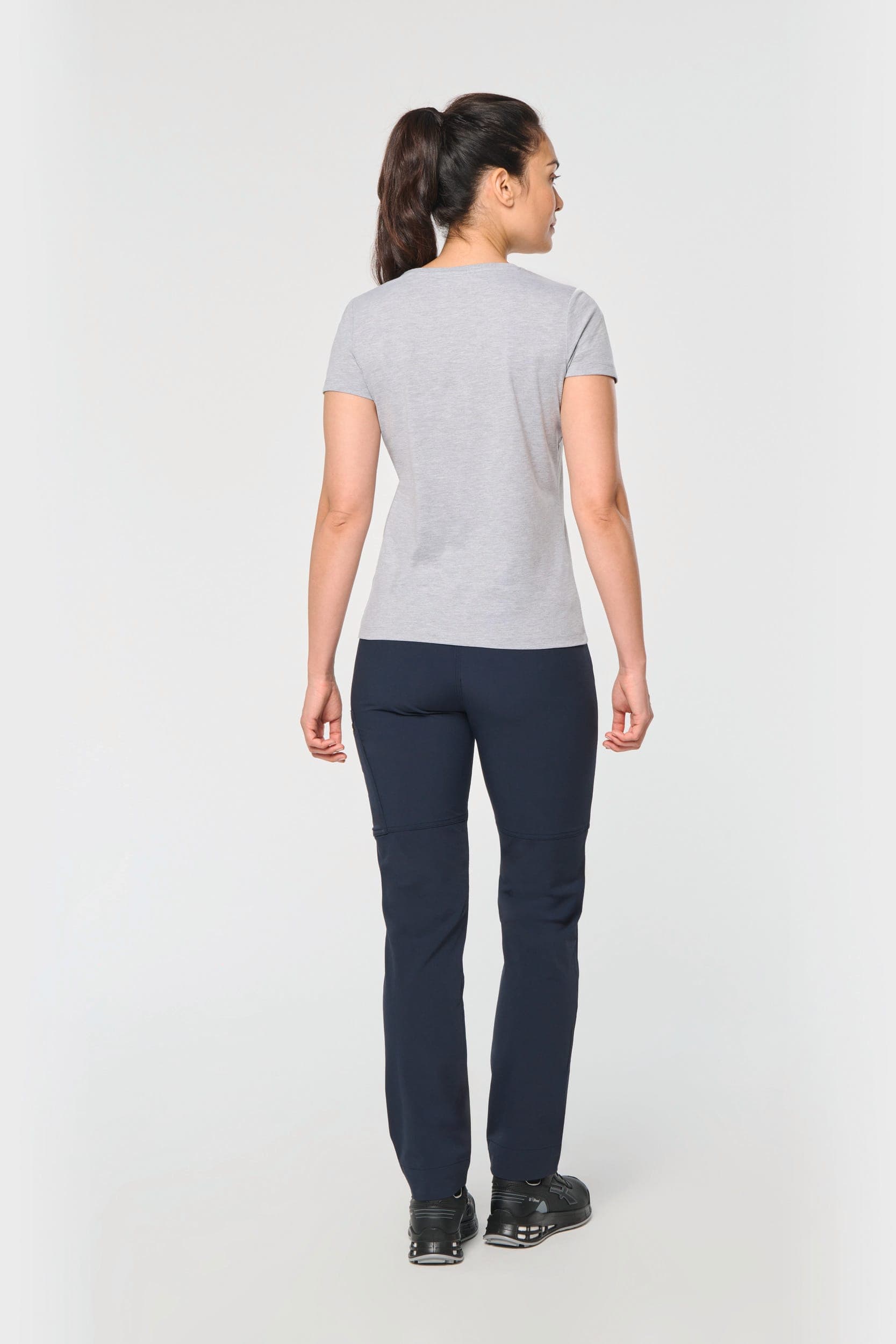 Pantalon recyclé stretch femme en situation