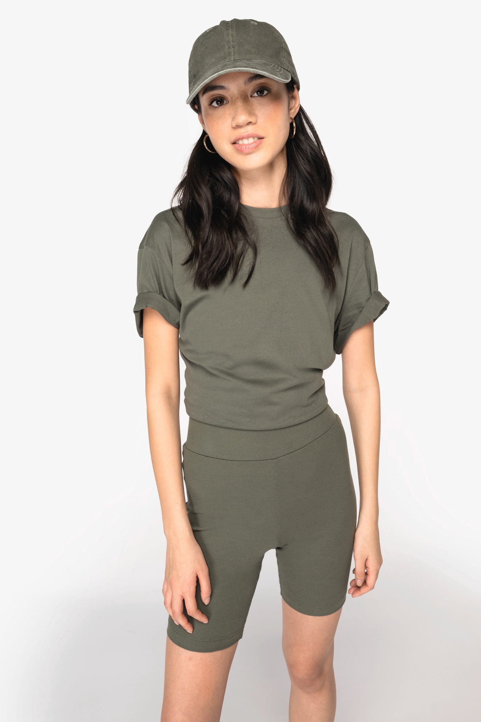 Short écoresponsable côtelé femme en situation