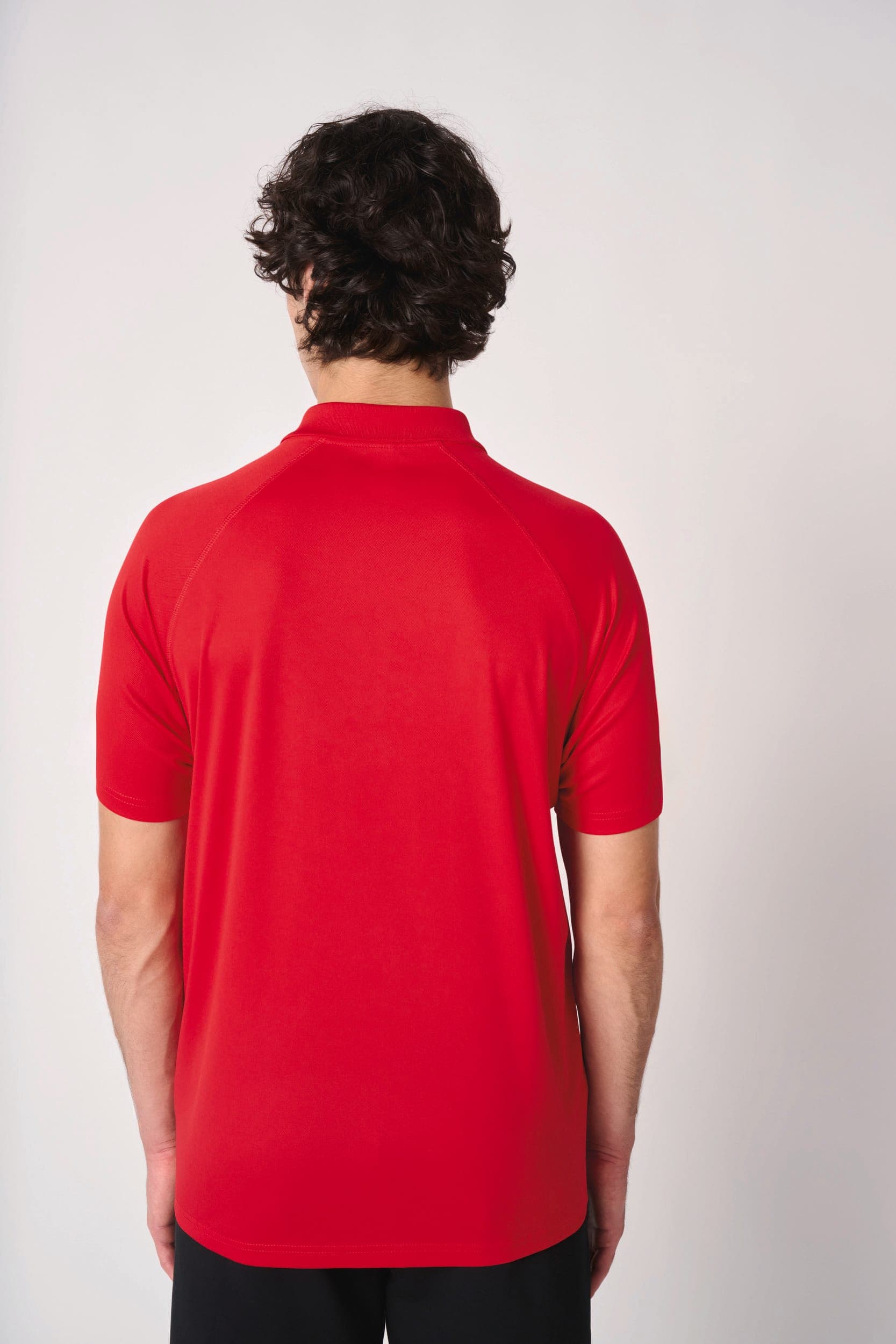Polo sport homme en situation