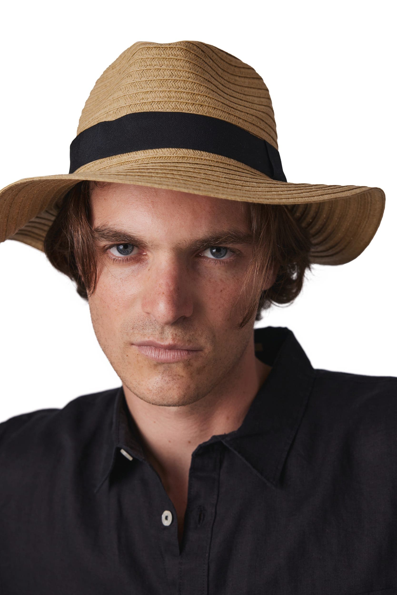 Chapeau de paille classique en situation