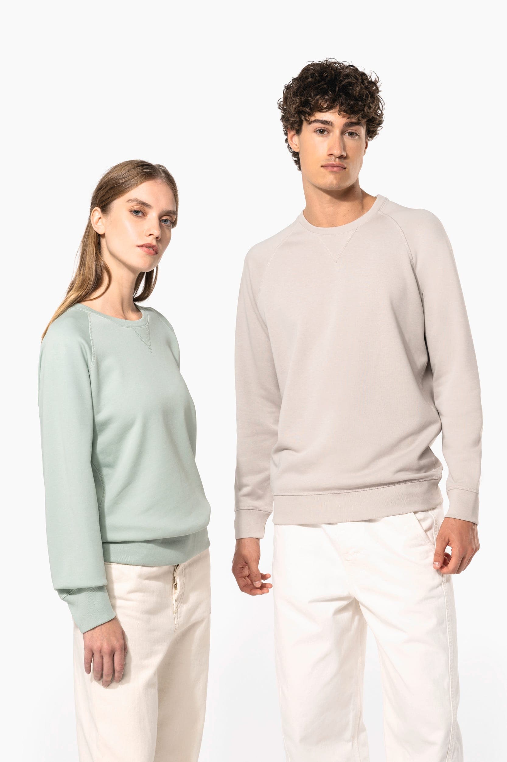 Sweat-shirt Bio col rond manches raglan homme en situation