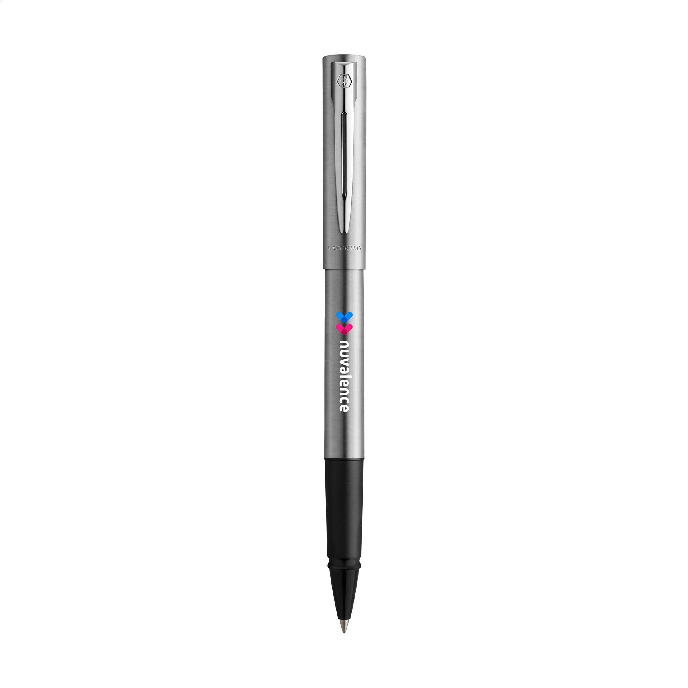Waterman Graduate Chrom CT Stylo Roller - encre noire en situation
