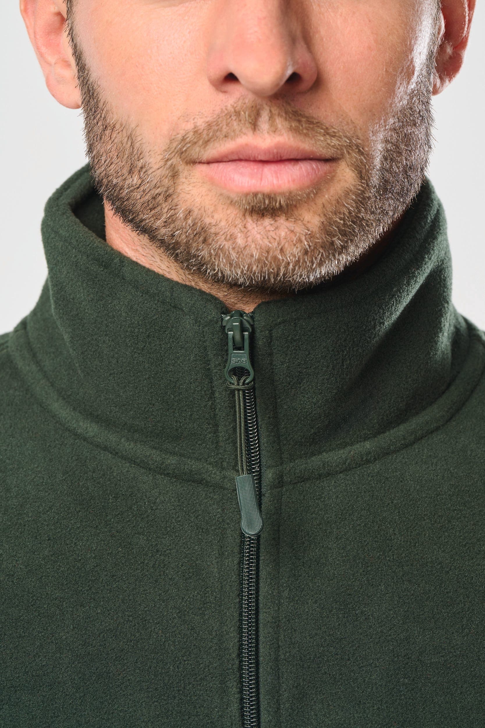 Veste micropolaire zippée homme en situation