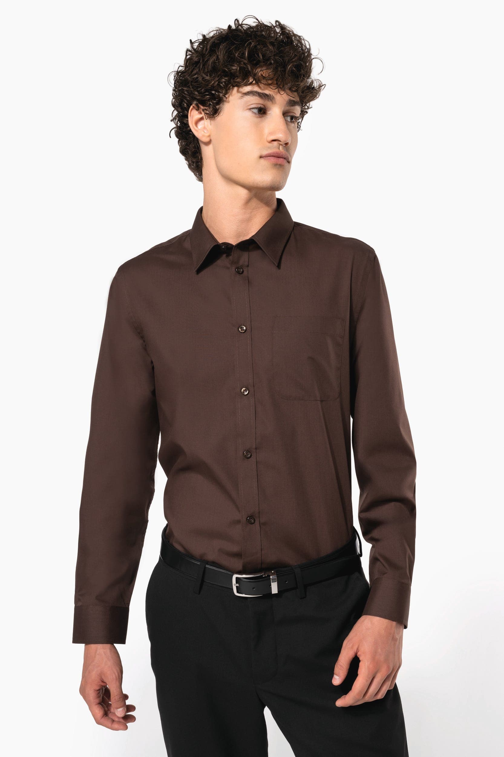Chemise popeline polycoton entretien facile homme en situation