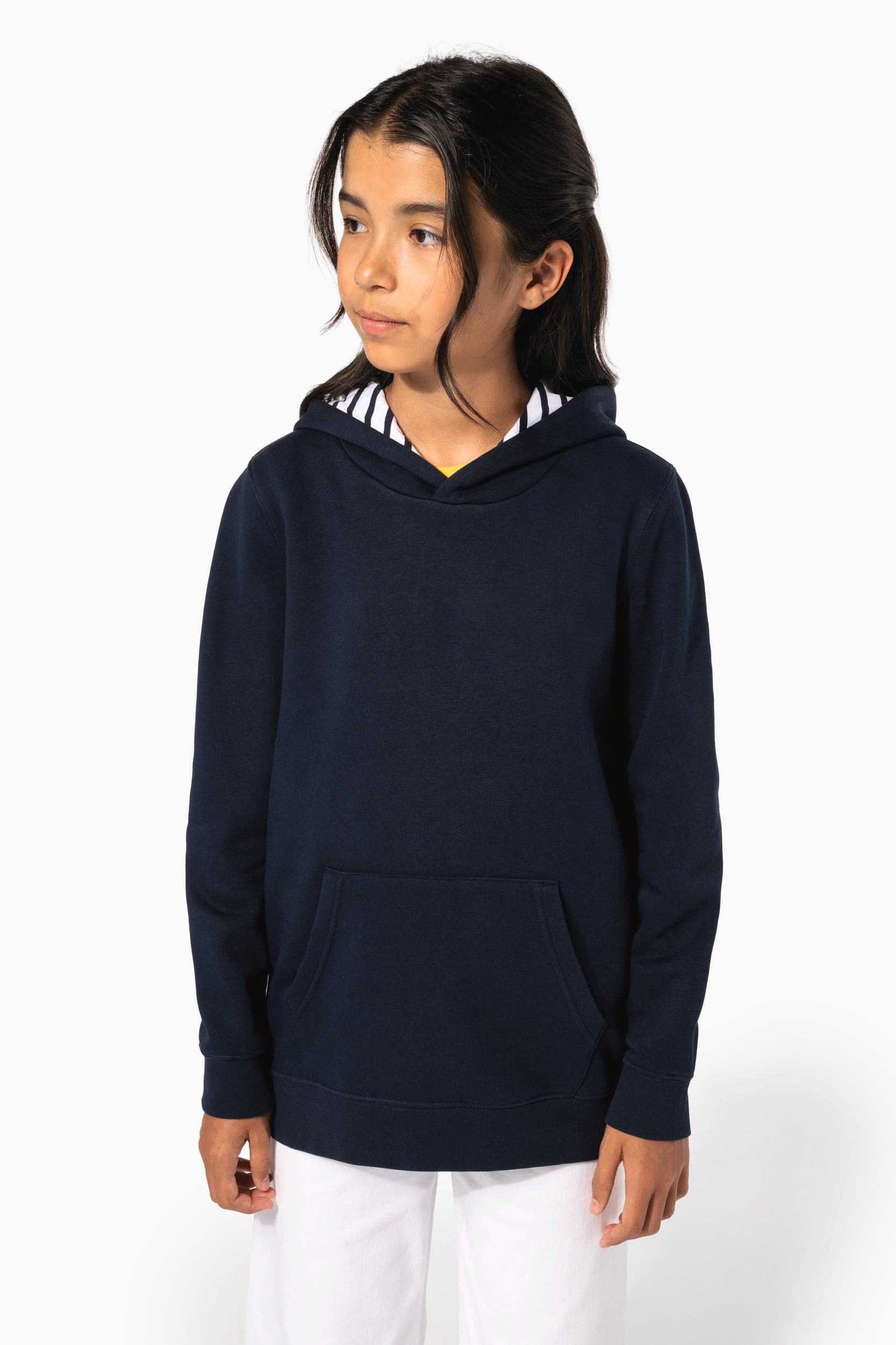 Sweat-shirt à capuche contrastée à motifs enfant unisexe en situation