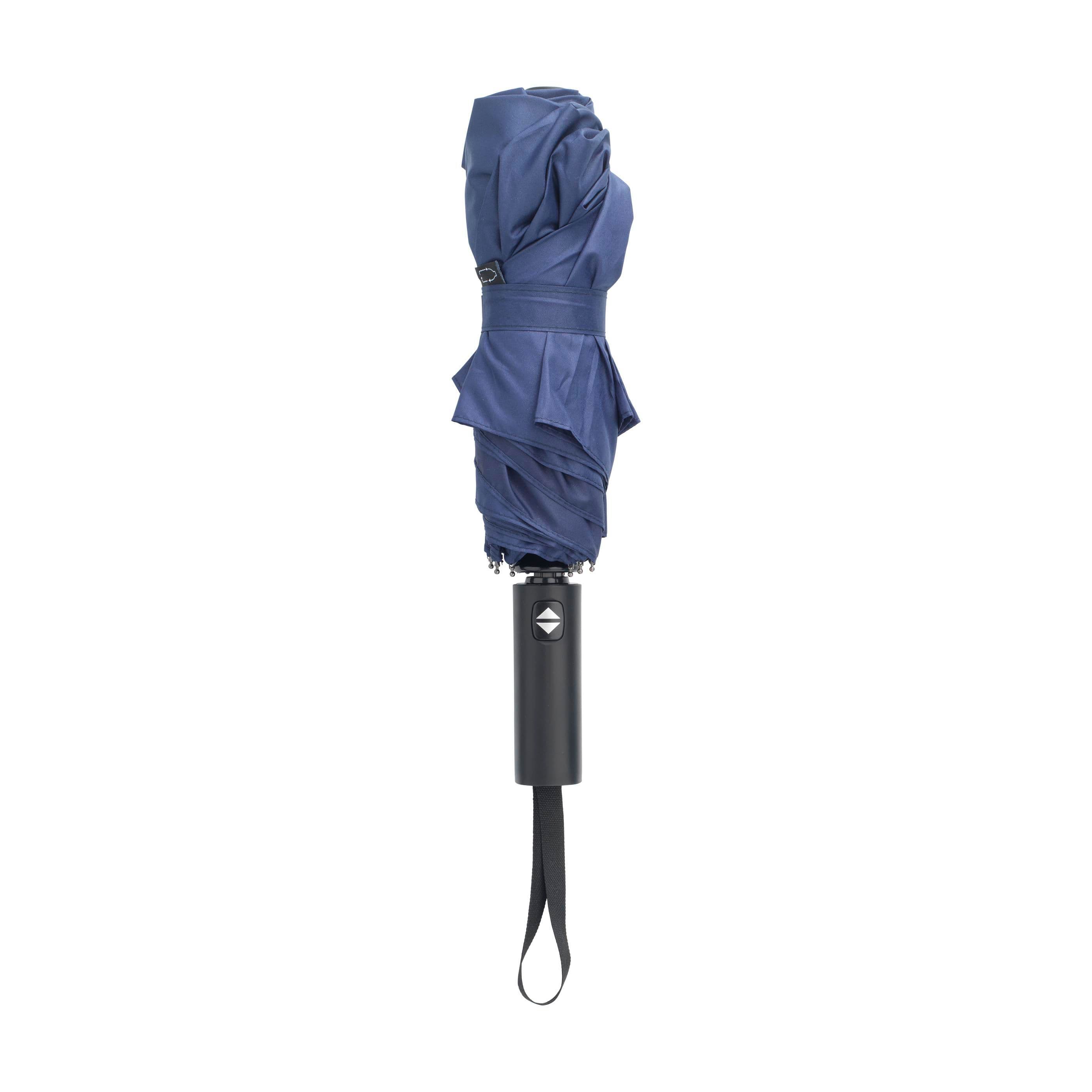Parapluie pliable Nimbro RCS RPET 21 pouces en situation