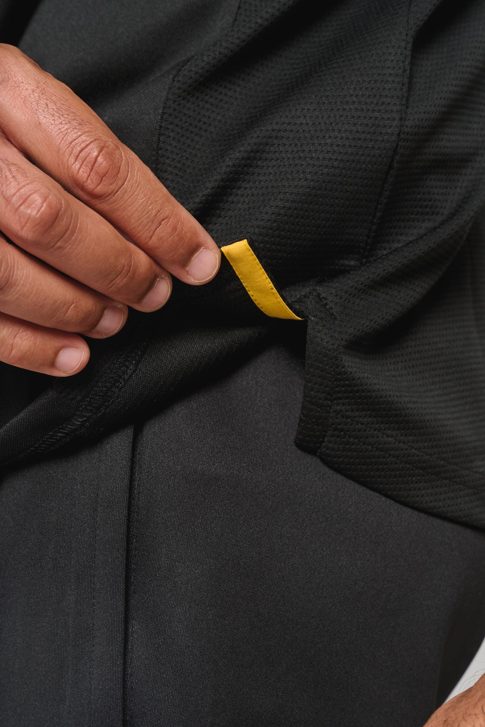Sweat d'entrainement 1/4 zip unisexe en situation