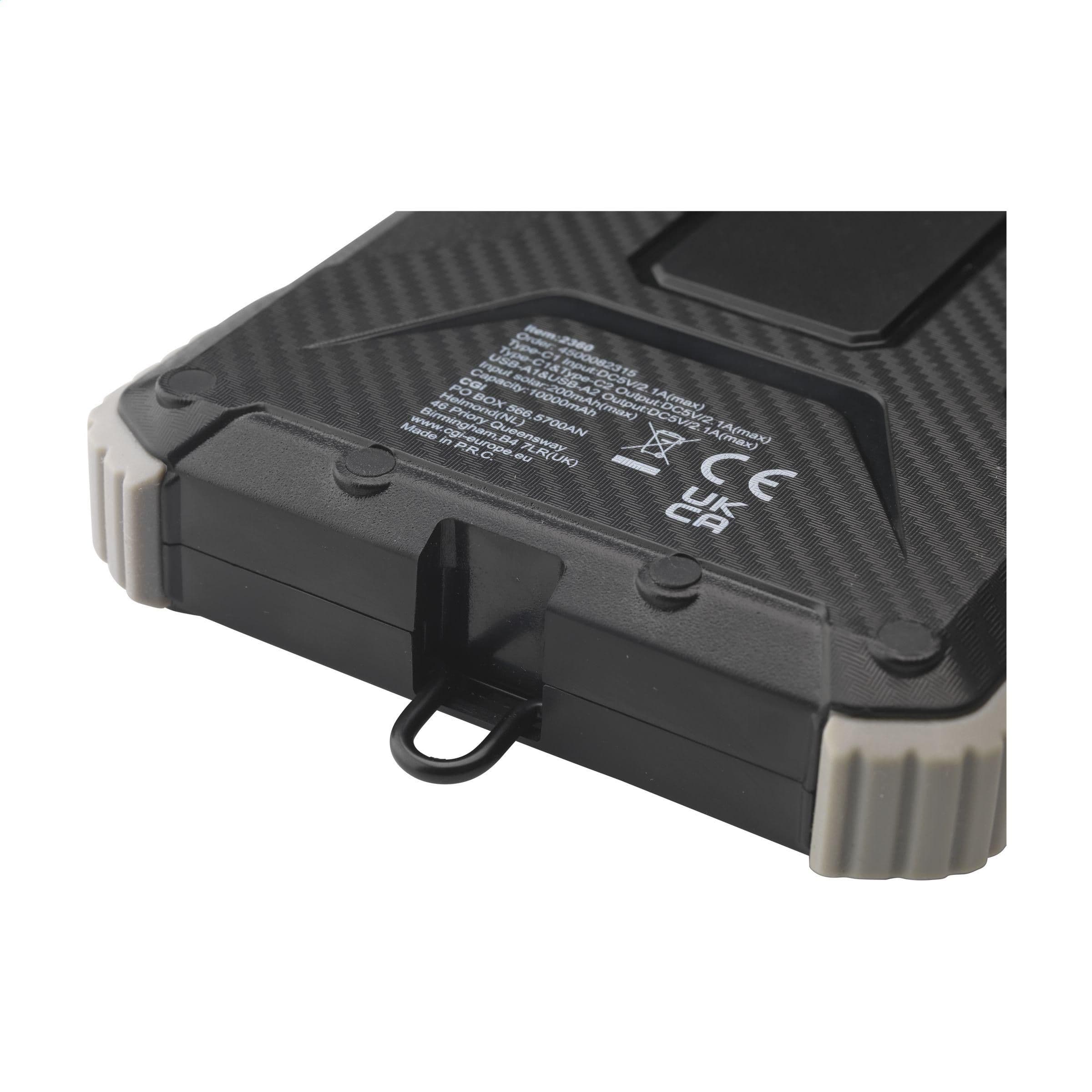 Chargeur solaire Trail RCS 10000 en situation