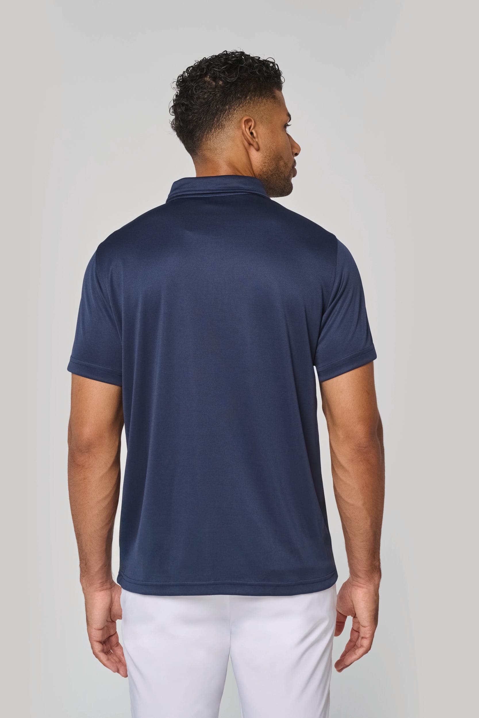 Polo sport manches courtes en situation