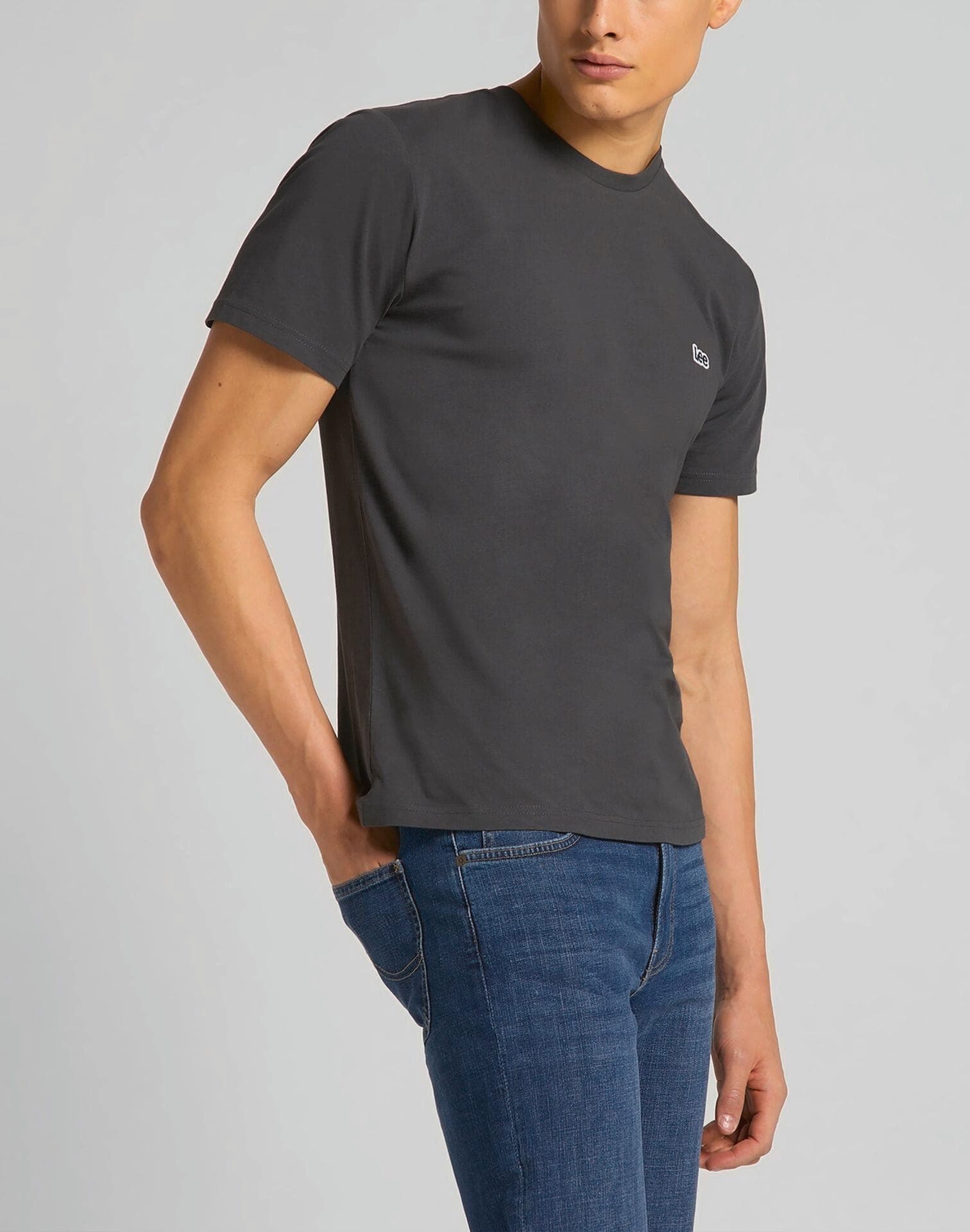 T-shirt Patch Logo Lee en situation