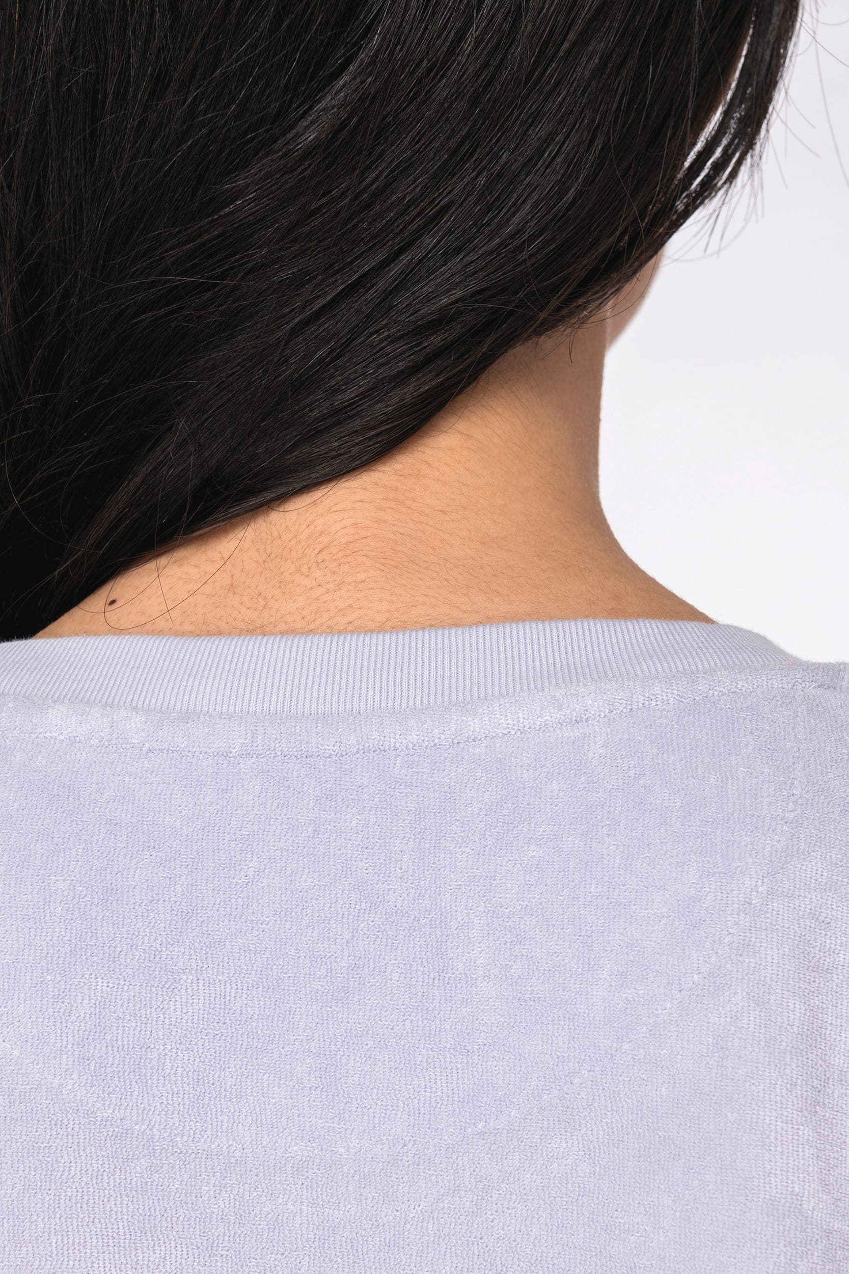 Sweat-shirt écoresponsable en éponge femme en situation