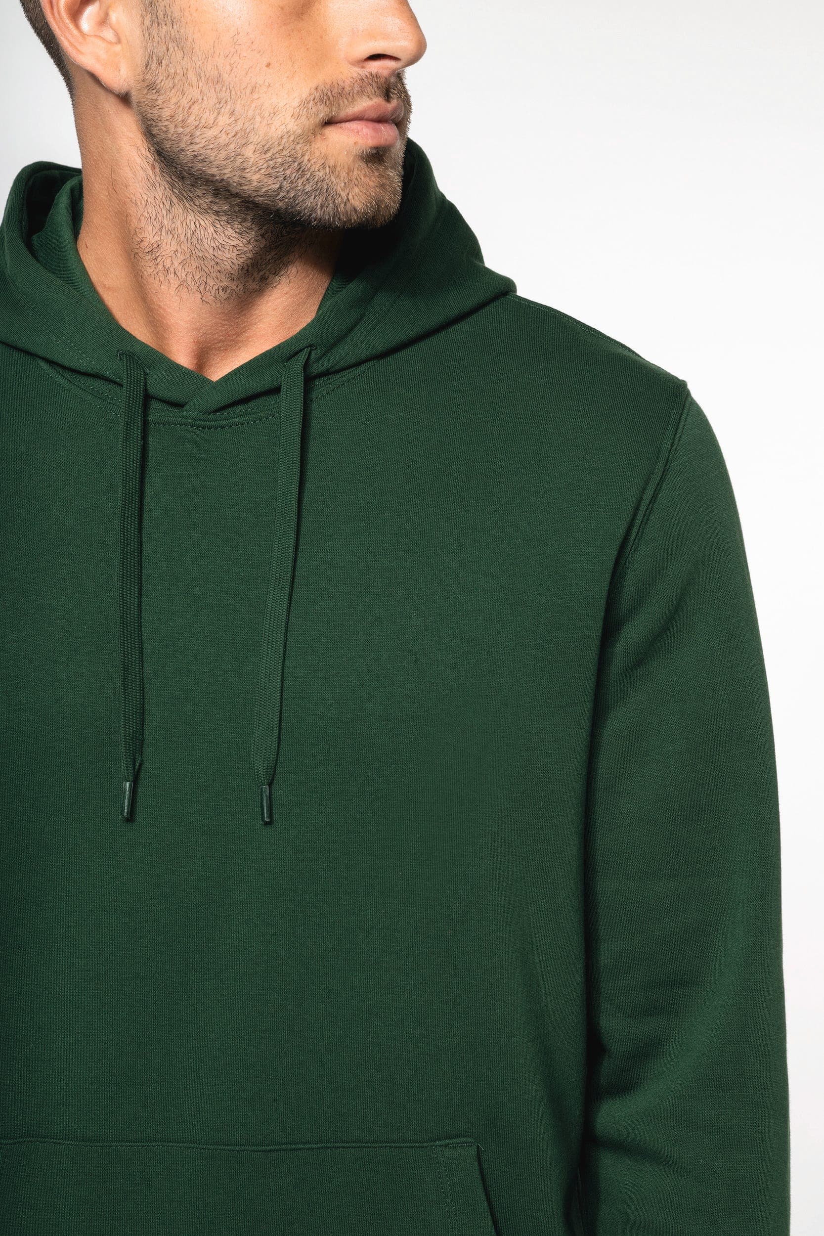 Sweat-shirt écoresponsable à capuche homme en situation