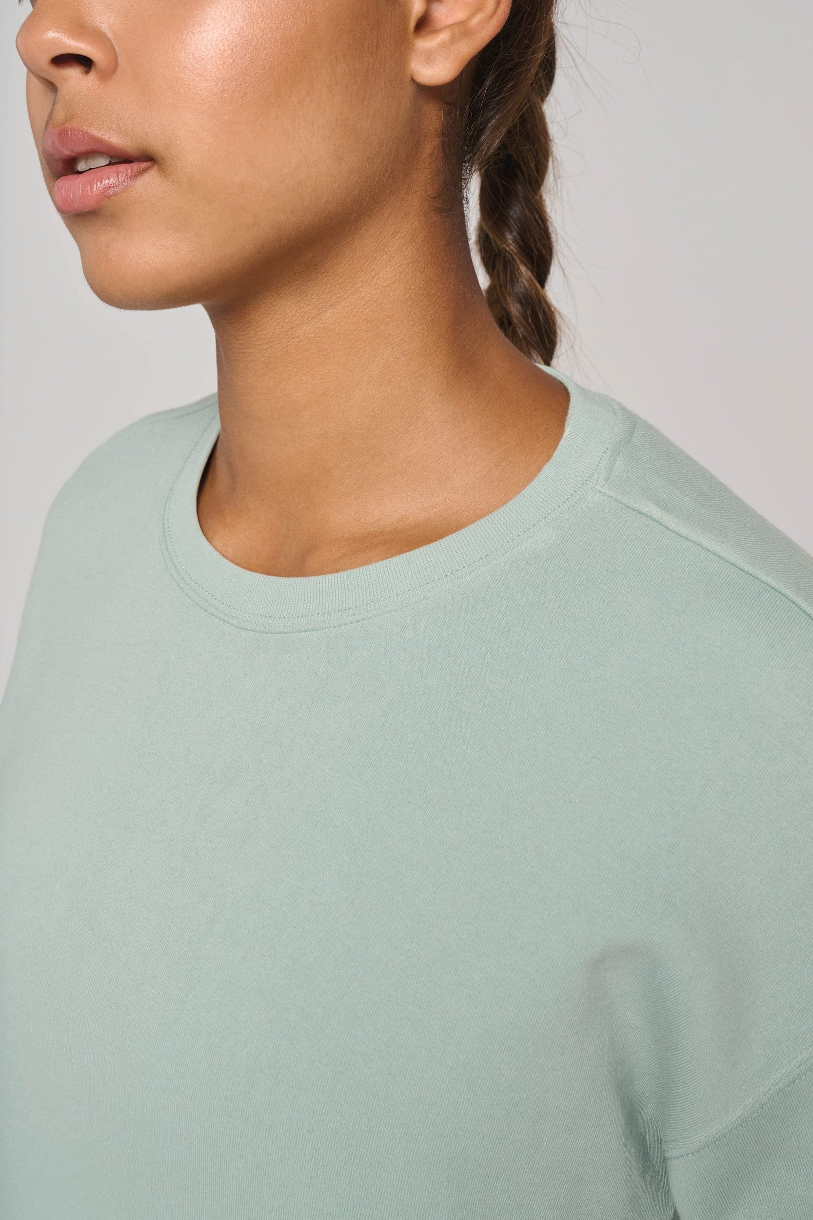 Sweat-shirt crop à manches courtes col rond femme en situation