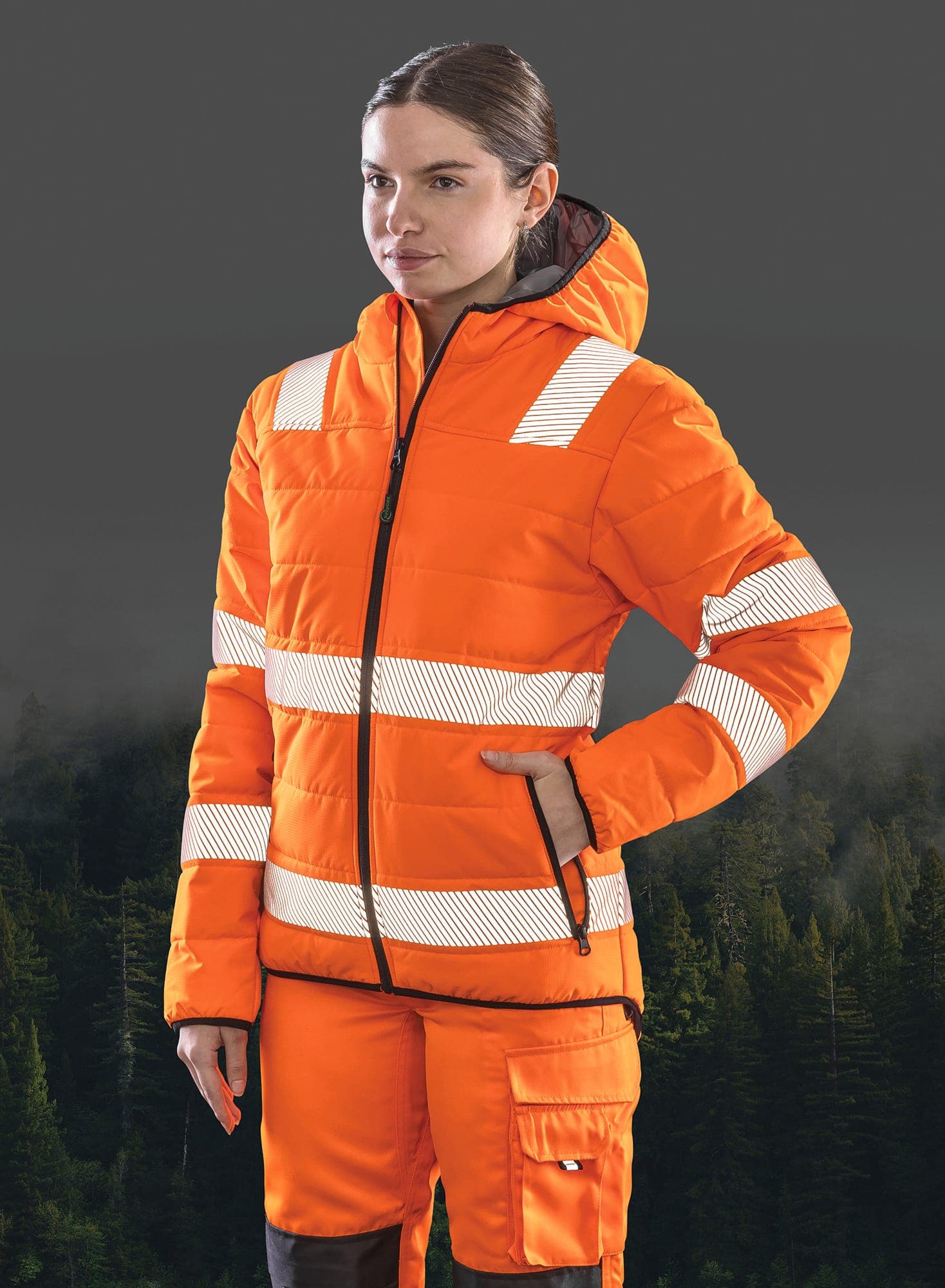 RECYCLED RIPSTOP PADDED SAFETY JACKET en situation