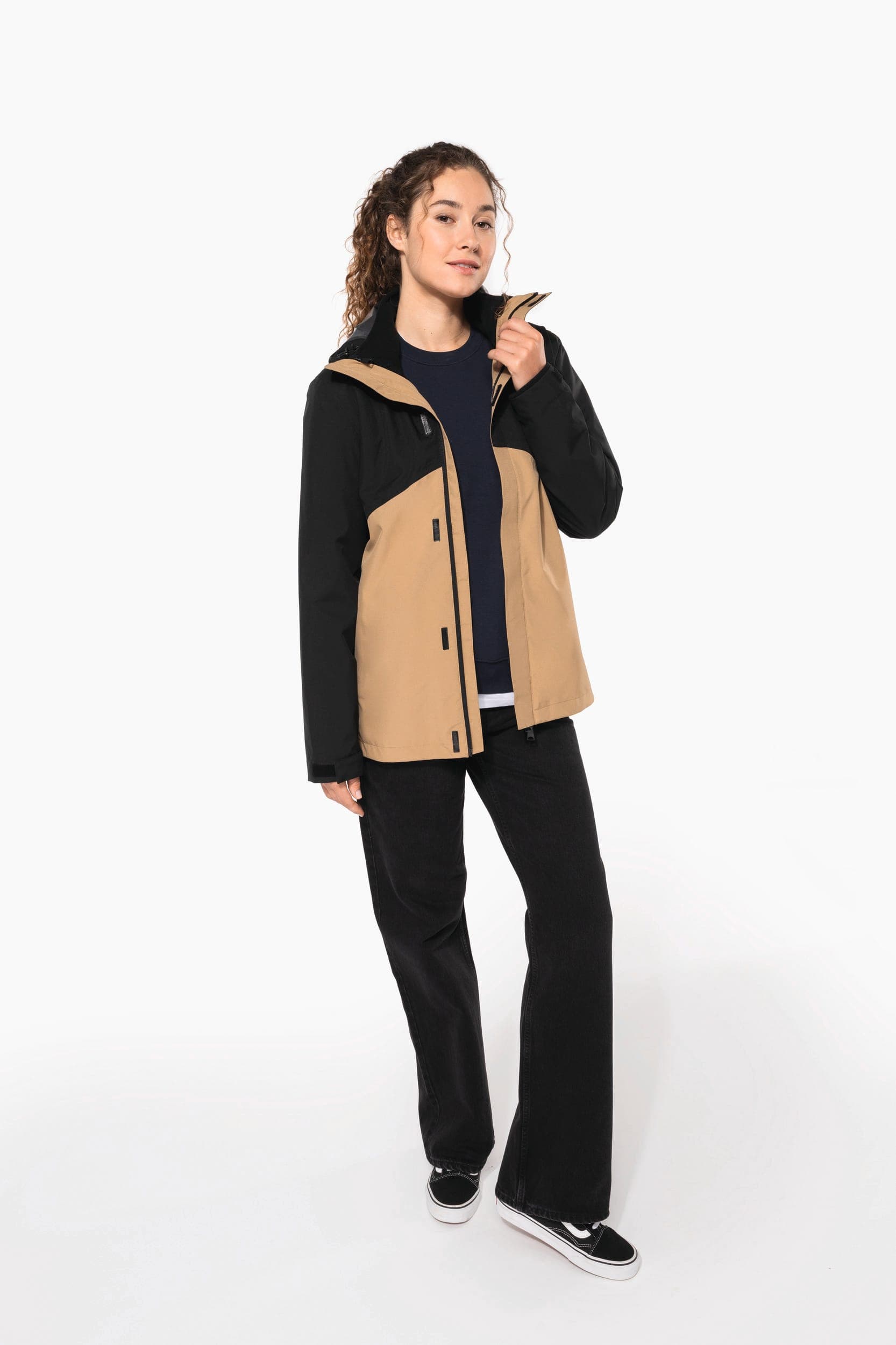 Parka 3-en-1 imperméable à capuche bicolore unisexe en situation