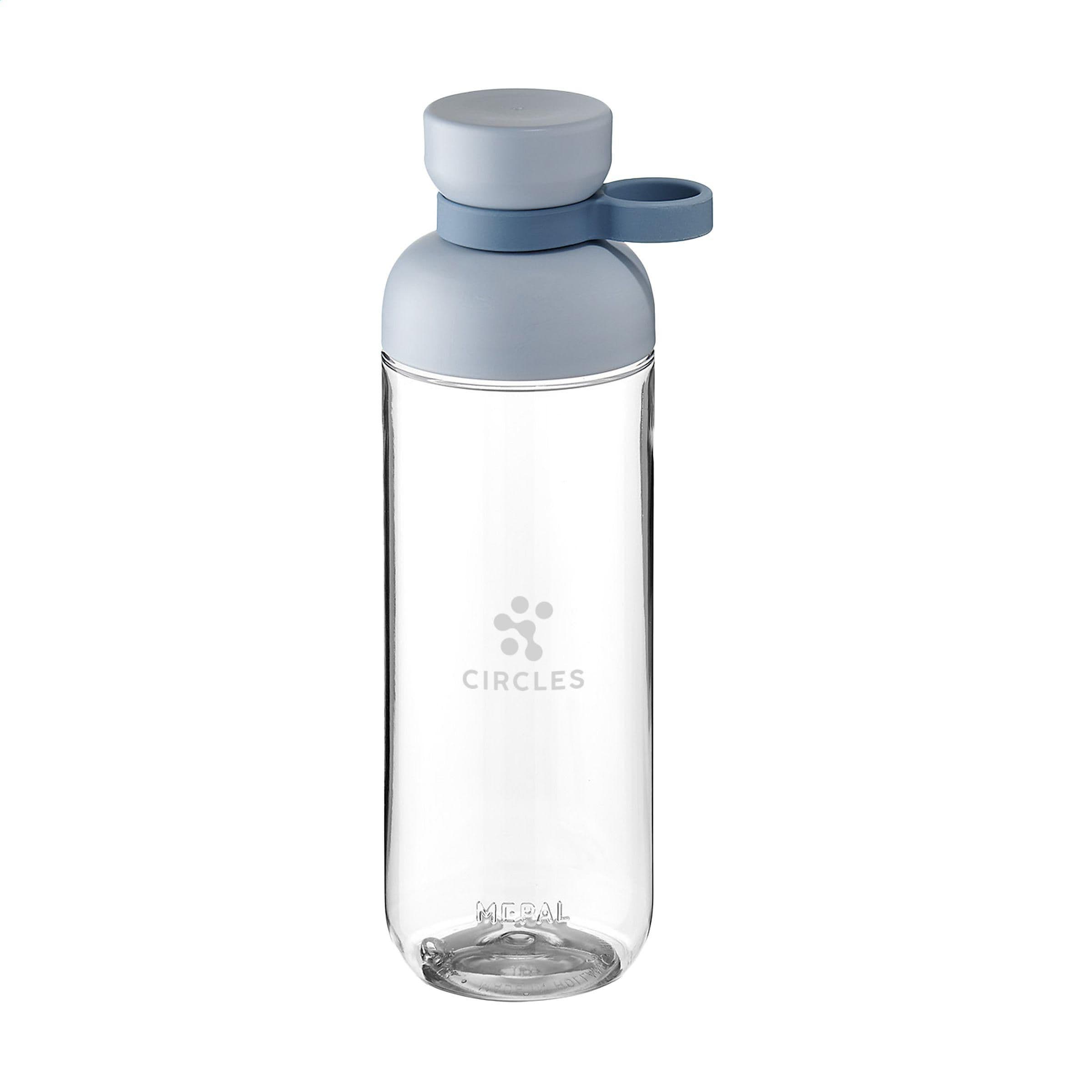 Bouteille d'eau Mepal Vita 700 ml en situation