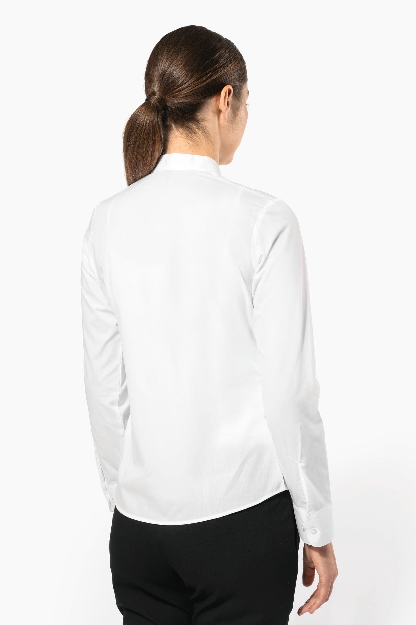 Chemise col mao manches longues femme en situation