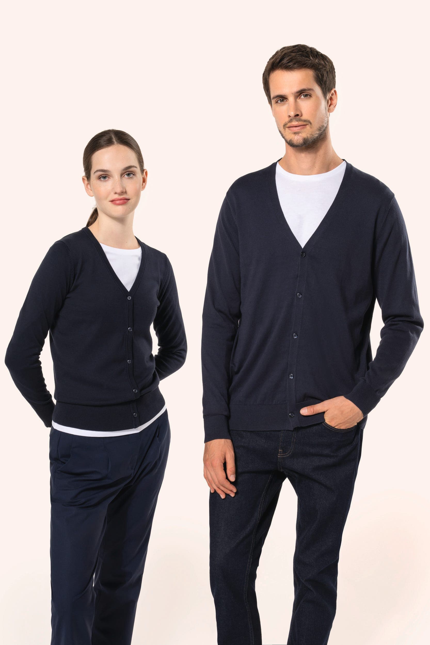 Cardigan Supima® femme en situation